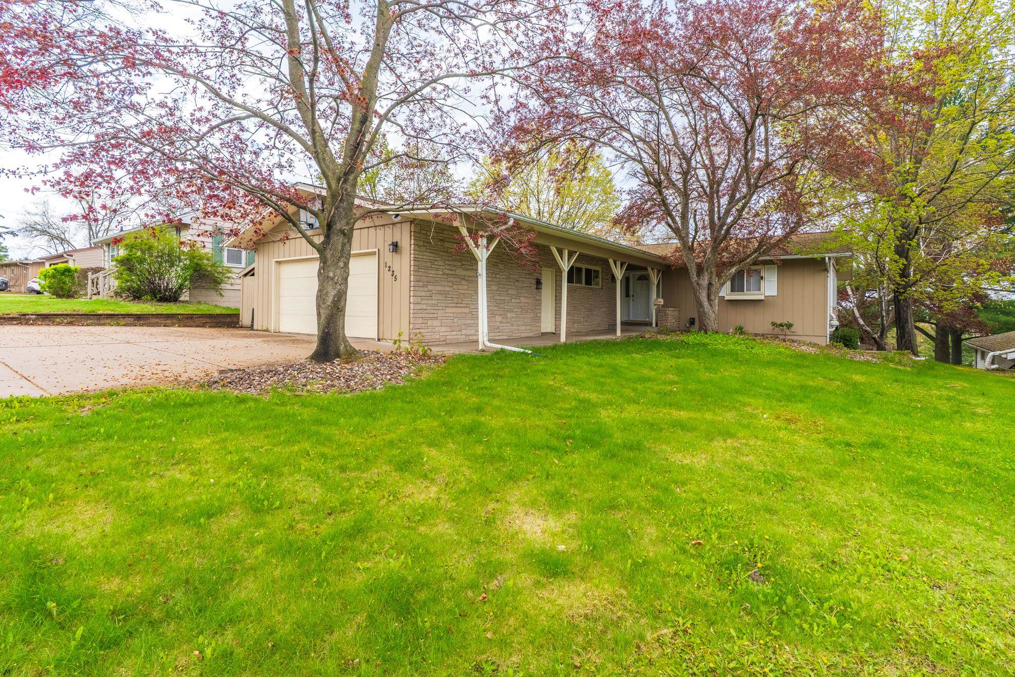 1235 ELM STREET, Wausau, Wisconsin 54401, 4 Bedrooms Bedrooms, ,2 BathroomsBathrooms,Residential,For Sale,1235 ELM STREET,22602000