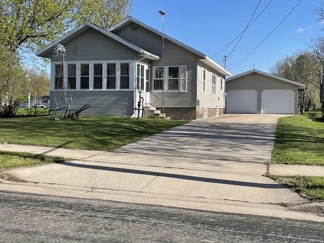 915 WESTERN STREET, Marshfield, Wisconsin 54449, 2 Bedrooms Bedrooms, ,1 BathroomBathrooms,Residential,For Sale,915 WESTERN STREET,22602020