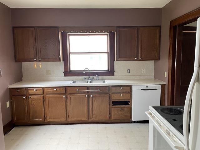 915 WESTERN STREET, Marshfield, Wisconsin 54449, 2 Bedrooms Bedrooms, ,1 BathroomBathrooms,Residential,For Sale,915 WESTERN STREET,22602020