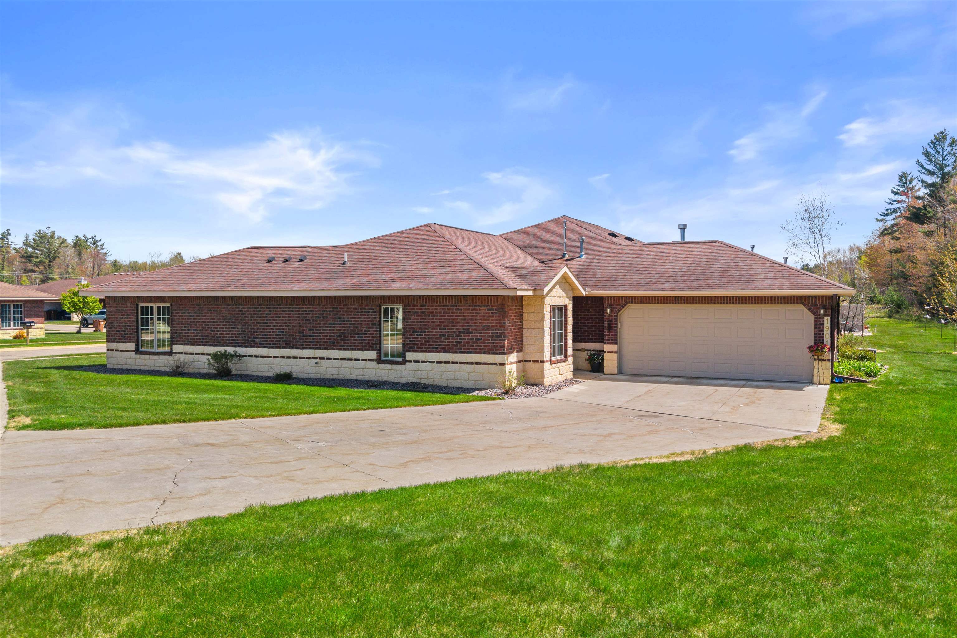 1901 BLUEBELL LANE, Stevens Point, Wisconsin 54482, 2 Bedrooms Bedrooms, 48 Rooms Rooms,2 BathroomsBathrooms,Residential,For Sale,1901 BLUEBELL LANE,22602023