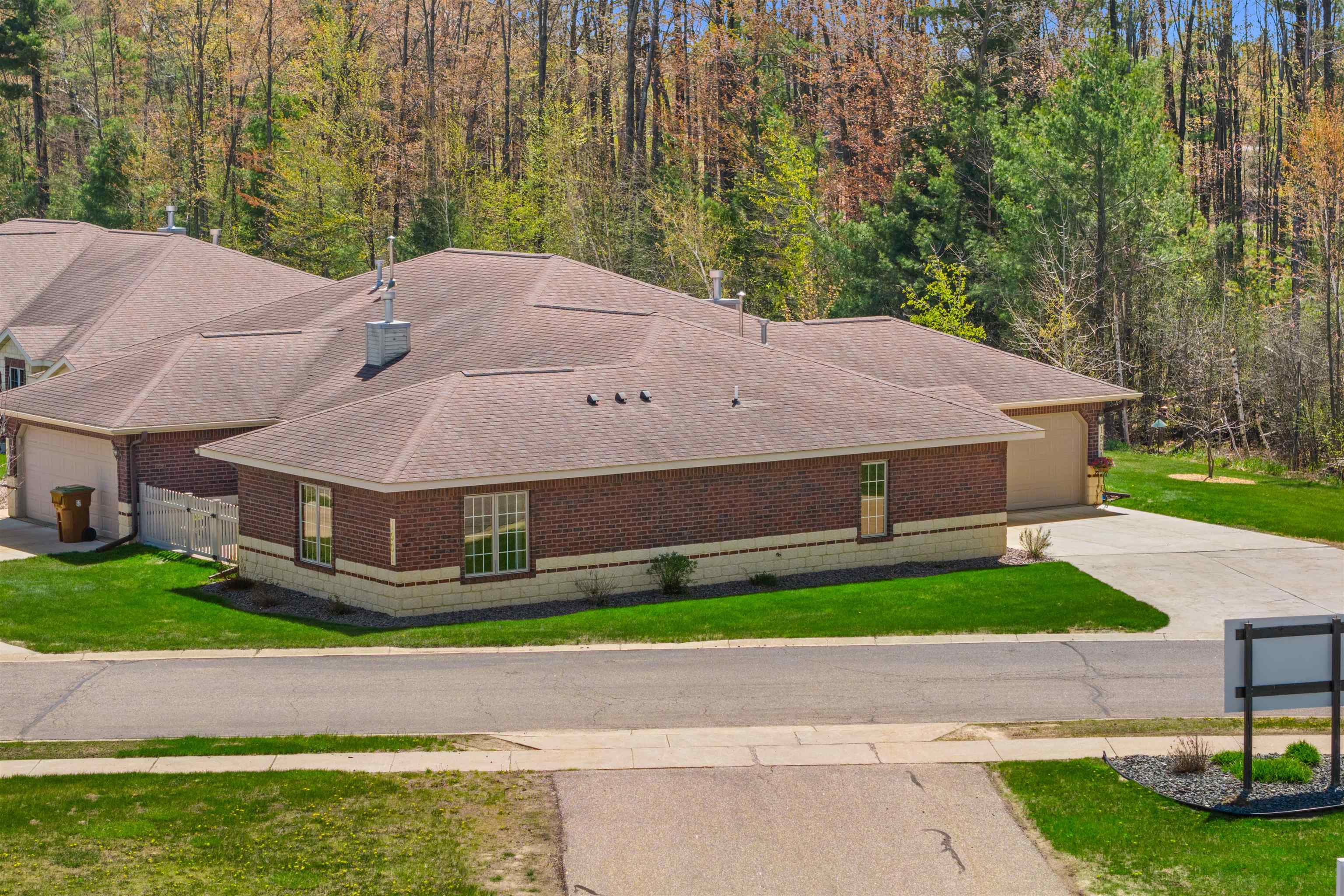 1901 BLUEBELL LANE, Stevens Point, Wisconsin 54482, 2 Bedrooms Bedrooms, 48 Rooms Rooms,2 BathroomsBathrooms,Residential,For Sale,1901 BLUEBELL LANE,22602023