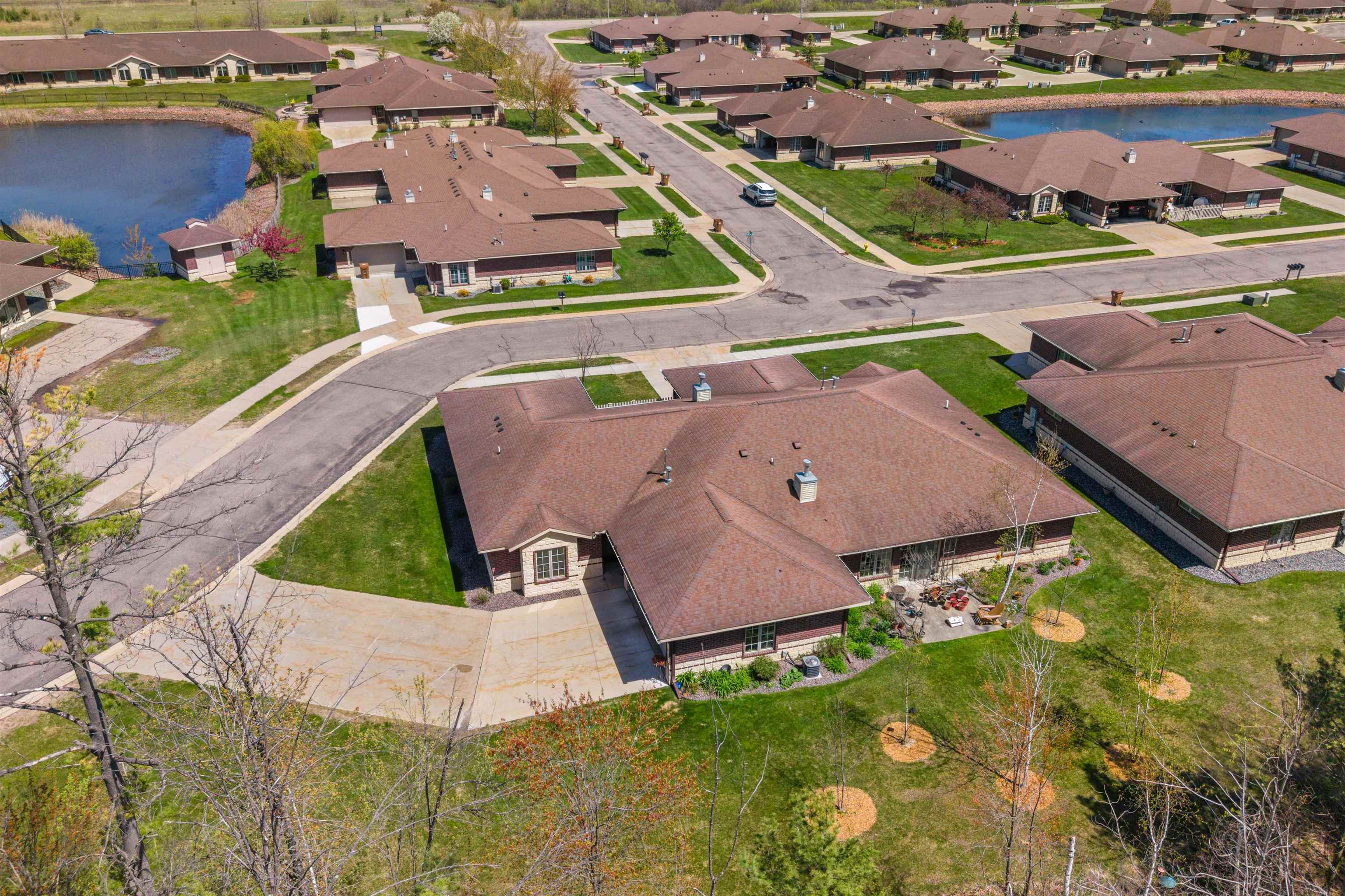 1901 BLUEBELL LANE, Stevens Point, Wisconsin 54482, 2 Bedrooms Bedrooms, 48 Rooms Rooms,2 BathroomsBathrooms,Residential,For Sale,1901 BLUEBELL LANE,22602023