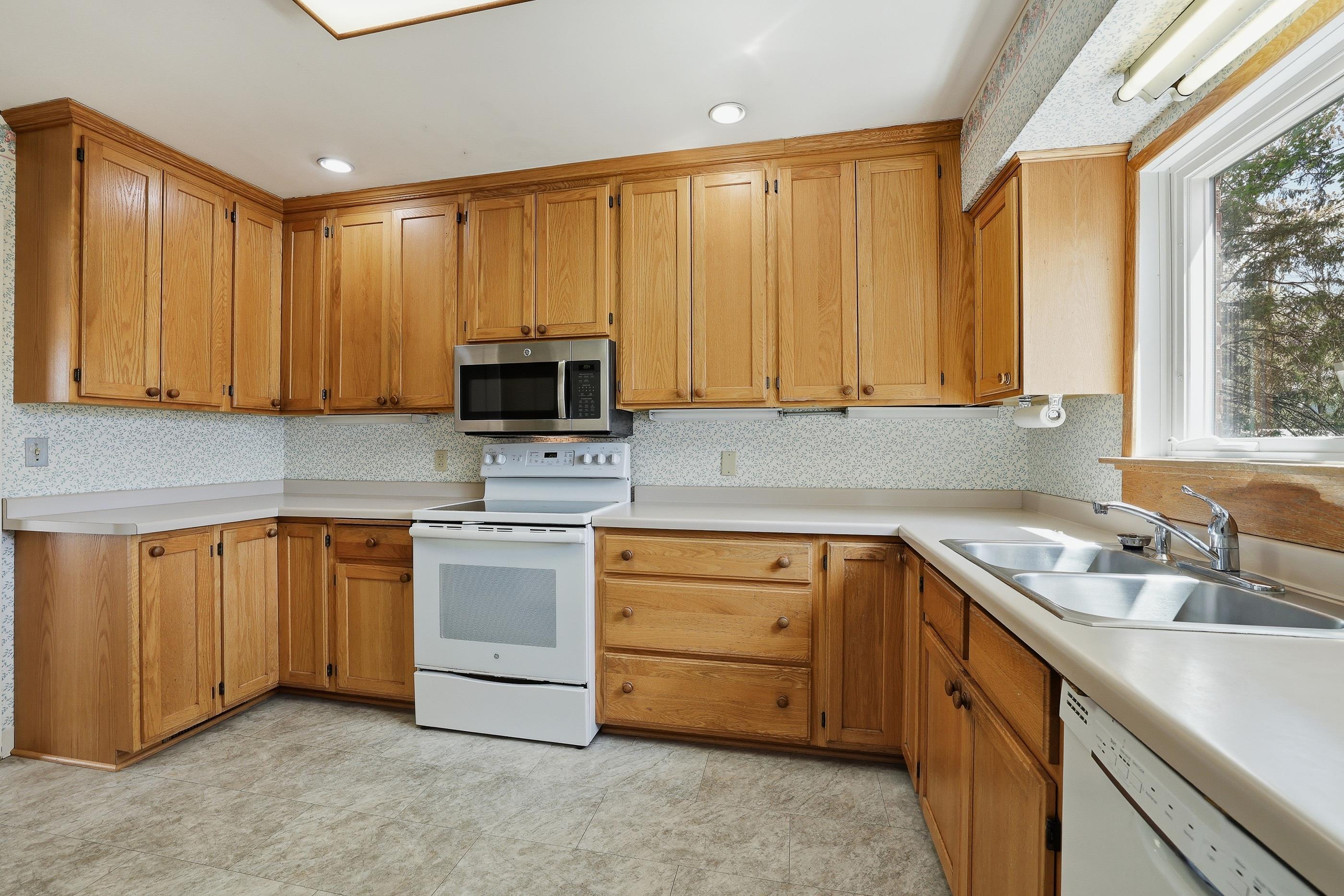 2409 SIMONIS STREET, Stevens Point, Wisconsin 54481, 3 Bedrooms Bedrooms, ,2 BathroomsBathrooms,Residential,For Sale,2409 SIMONIS STREET,22602025