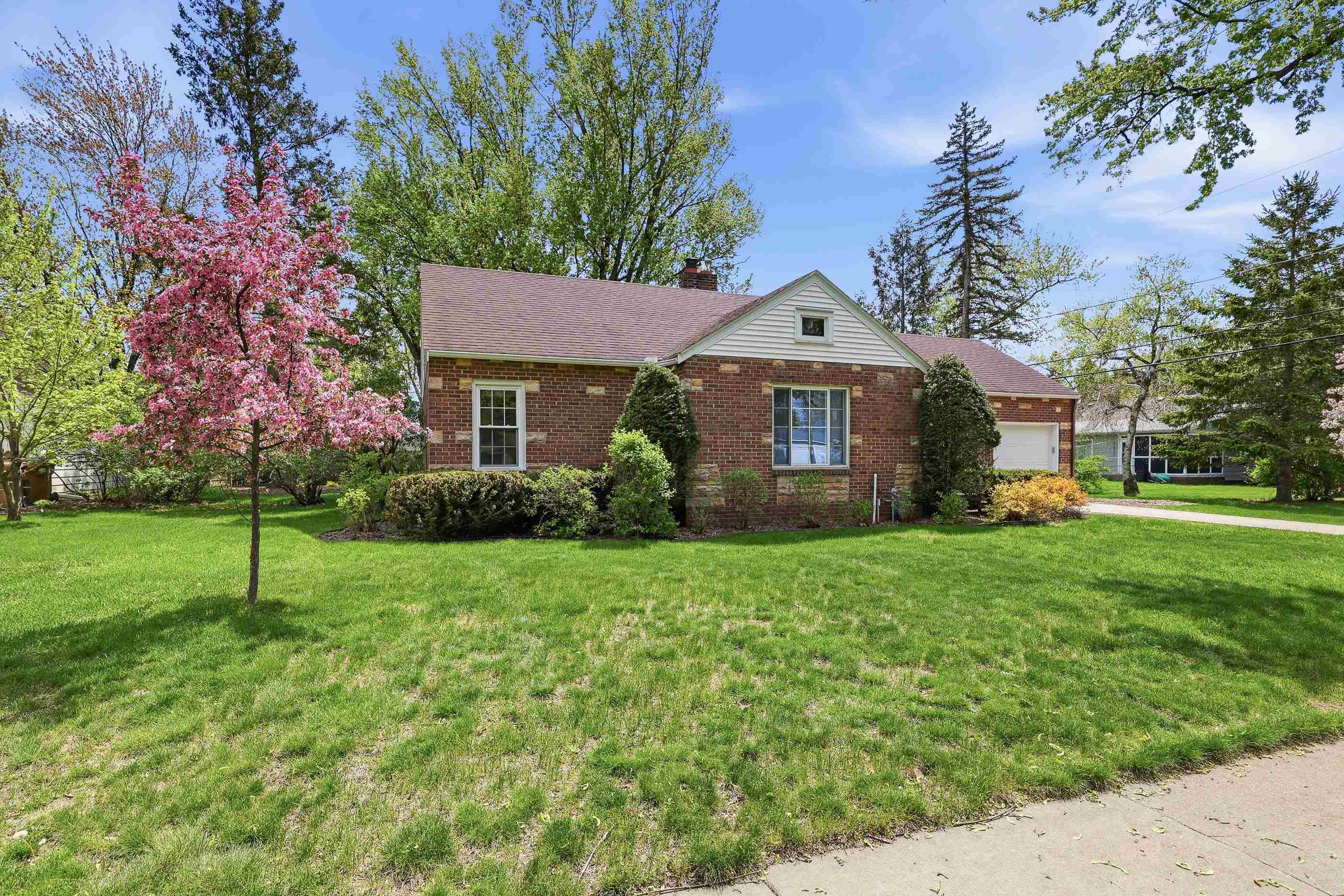 2409 SIMONIS STREET, Stevens Point, Wisconsin 54481, 3 Bedrooms Bedrooms, ,2 BathroomsBathrooms,Residential,For Sale,2409 SIMONIS STREET,22602025