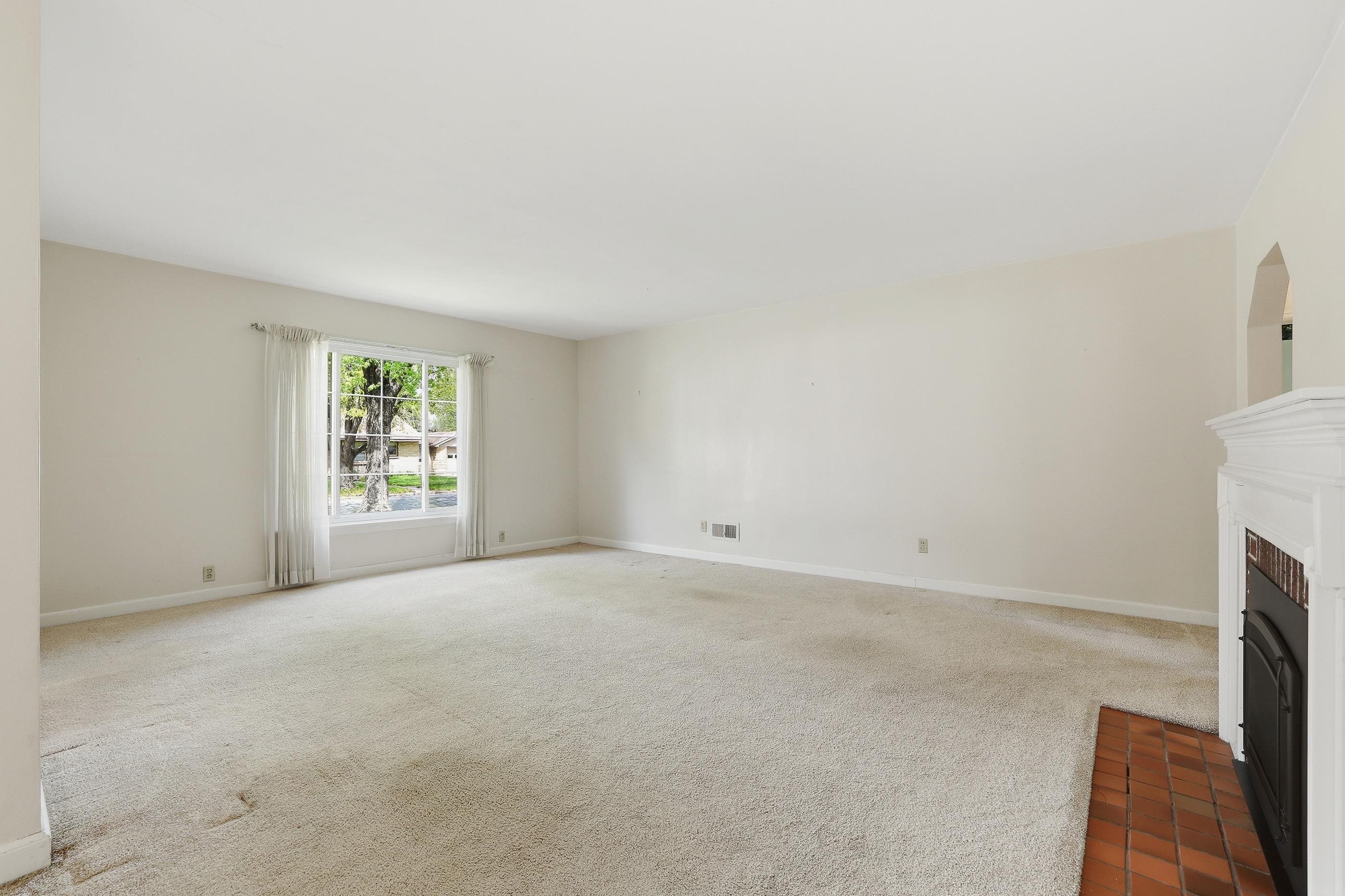 2409 SIMONIS STREET, Stevens Point, Wisconsin 54481, 3 Bedrooms Bedrooms, ,2 BathroomsBathrooms,Residential,For Sale,2409 SIMONIS STREET,22602025