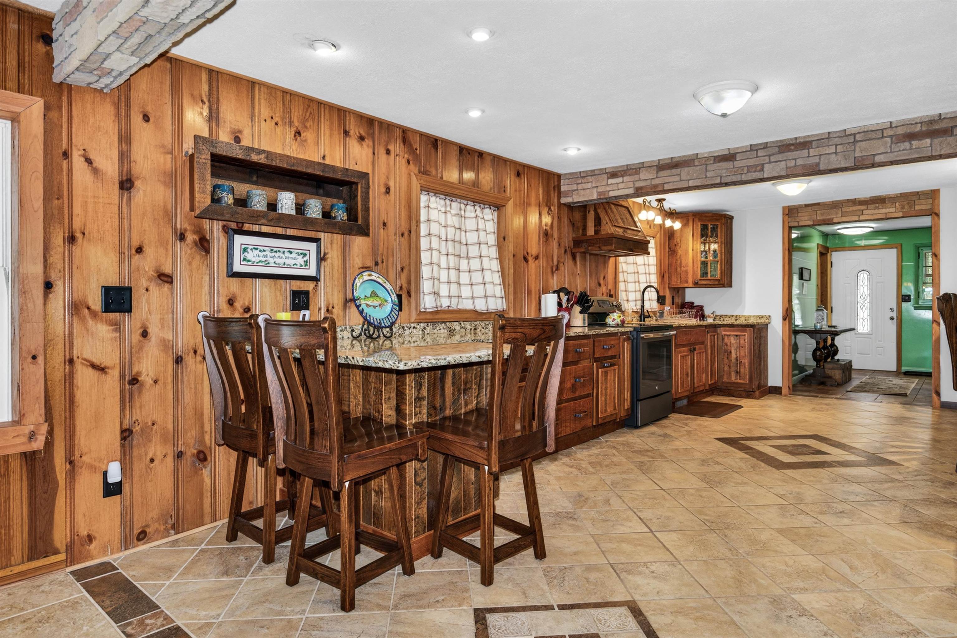 8292 WILDWOOD DRIVE, Minocqua, Wisconsin 54548, 3 Bedrooms Bedrooms, ,2 BathroomsBathrooms,Residential,For Sale,8292 WILDWOOD DRIVE,22602057