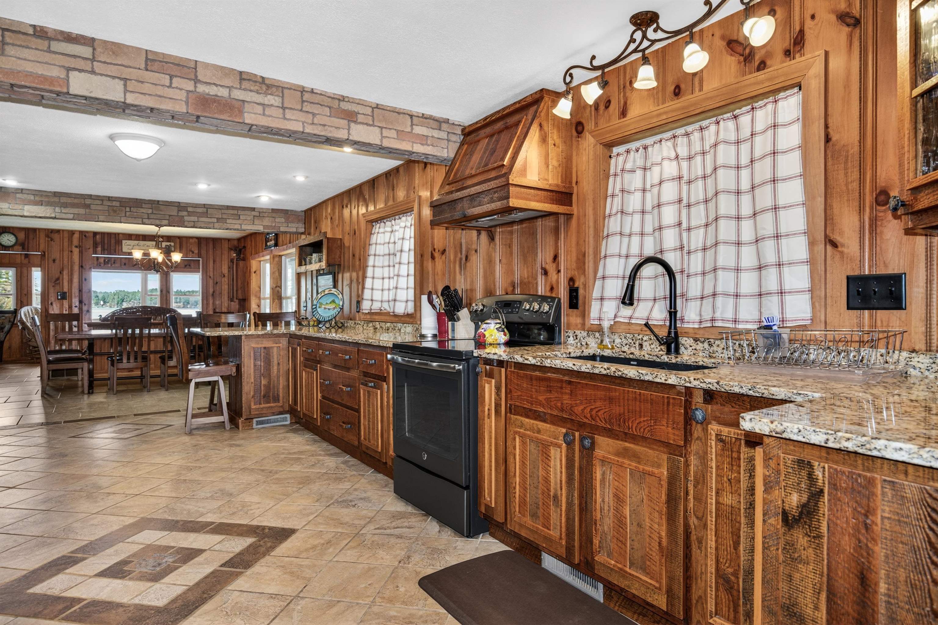 8292 WILDWOOD DRIVE, Minocqua, Wisconsin 54548, 3 Bedrooms Bedrooms, ,2 BathroomsBathrooms,Residential,For Sale,8292 WILDWOOD DRIVE,22602057