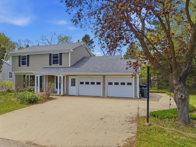 1402 N SHAWANO DRIVE, Marshfield, Wisconsin 54449, 5 Bedrooms Bedrooms, ,2 BathroomsBathrooms,Residential,For Sale,1402 N SHAWANO DRIVE,22602060