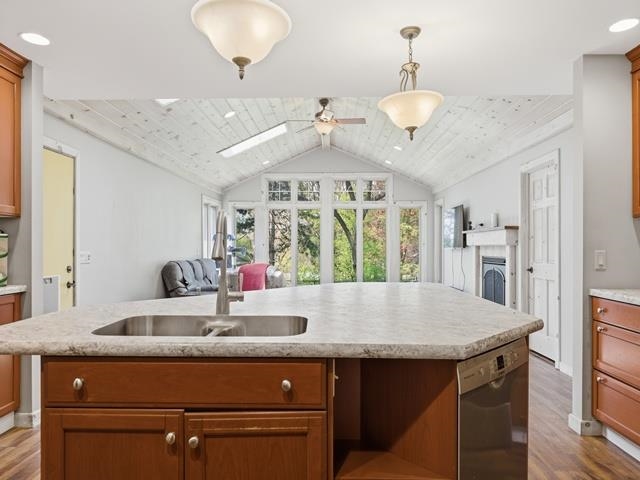 1402 N SHAWANO DRIVE, Marshfield, Wisconsin 54449, 5 Bedrooms Bedrooms, ,2 BathroomsBathrooms,Residential,For Sale,1402 N SHAWANO DRIVE,22602060