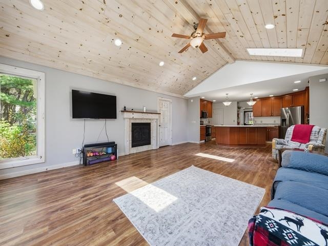 1402 N SHAWANO DRIVE, Marshfield, Wisconsin 54449, 5 Bedrooms Bedrooms, ,2 BathroomsBathrooms,Residential,For Sale,1402 N SHAWANO DRIVE,22602060