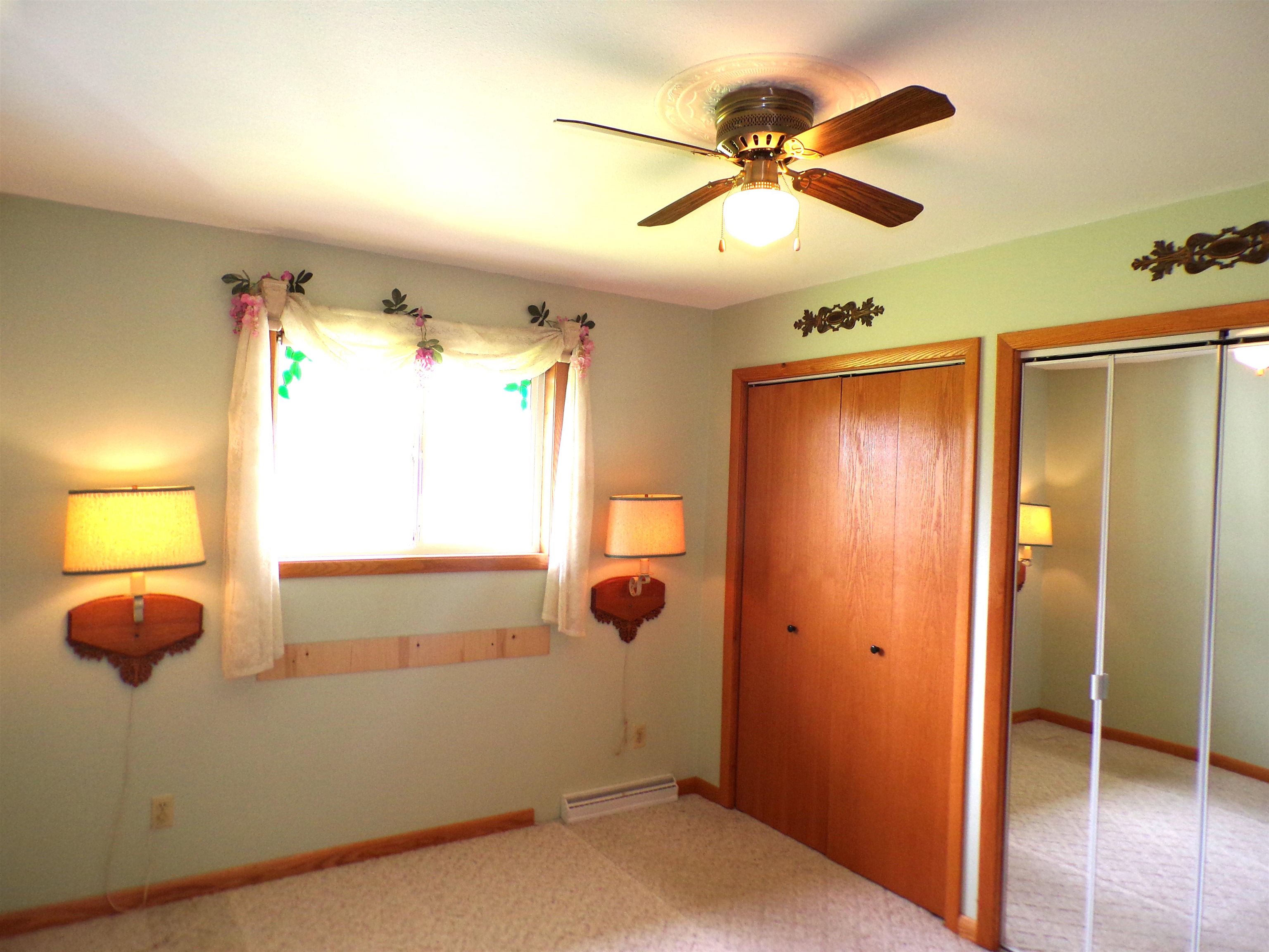 406 W SCHOFIELD AVENUE, Greenwood, Wisconsin 54437, 4 Bedrooms Bedrooms, ,3 BathroomsBathrooms,Residential,For Sale,406 W SCHOFIELD AVENUE,22602065