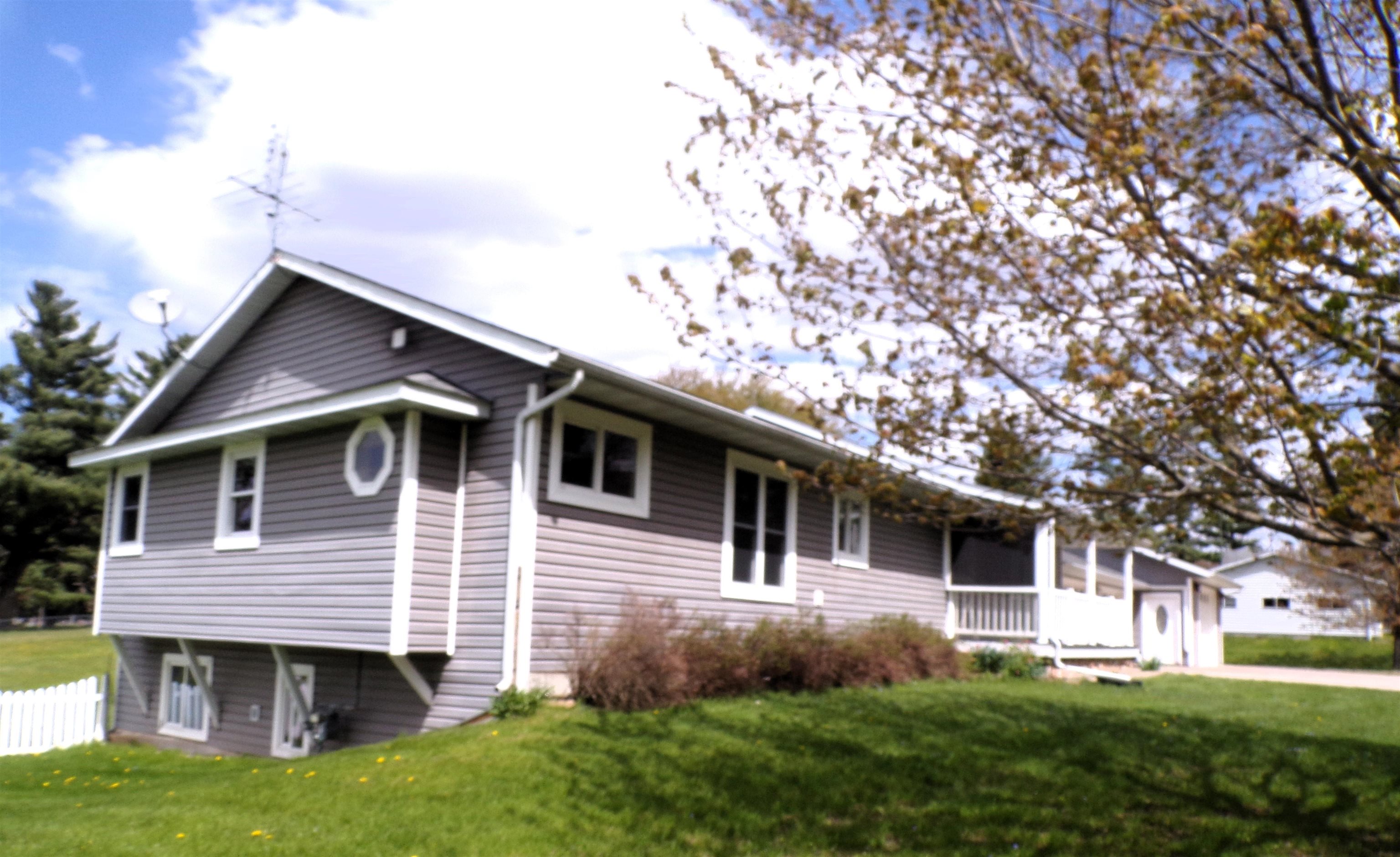 406 W SCHOFIELD AVENUE, Greenwood, Wisconsin 54437, 4 Bedrooms Bedrooms, ,3 BathroomsBathrooms,Residential,For Sale,406 W SCHOFIELD AVENUE,22602065