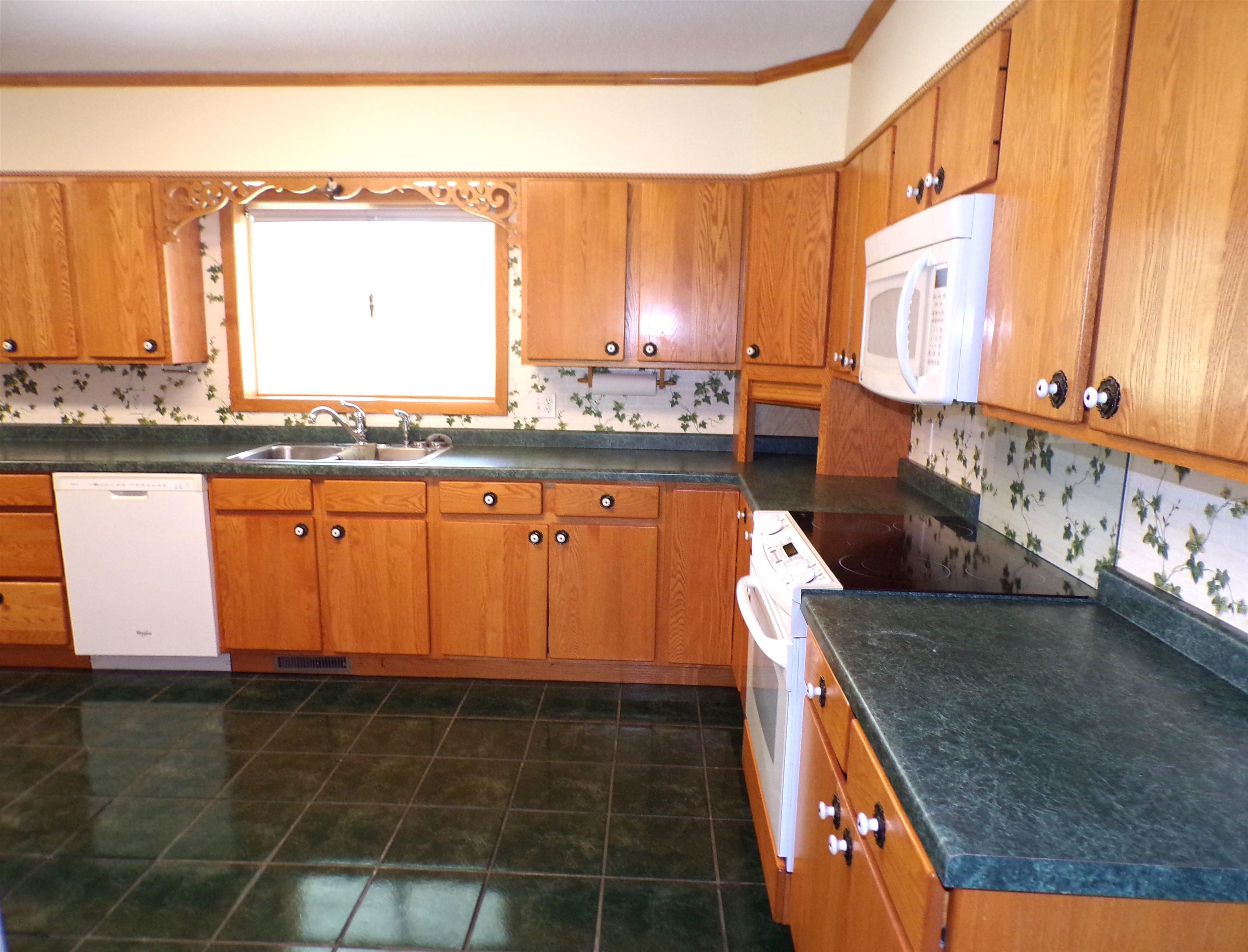 406 W SCHOFIELD AVENUE, Greenwood, Wisconsin 54437, 4 Bedrooms Bedrooms, ,3 BathroomsBathrooms,Residential,For Sale,406 W SCHOFIELD AVENUE,22602065