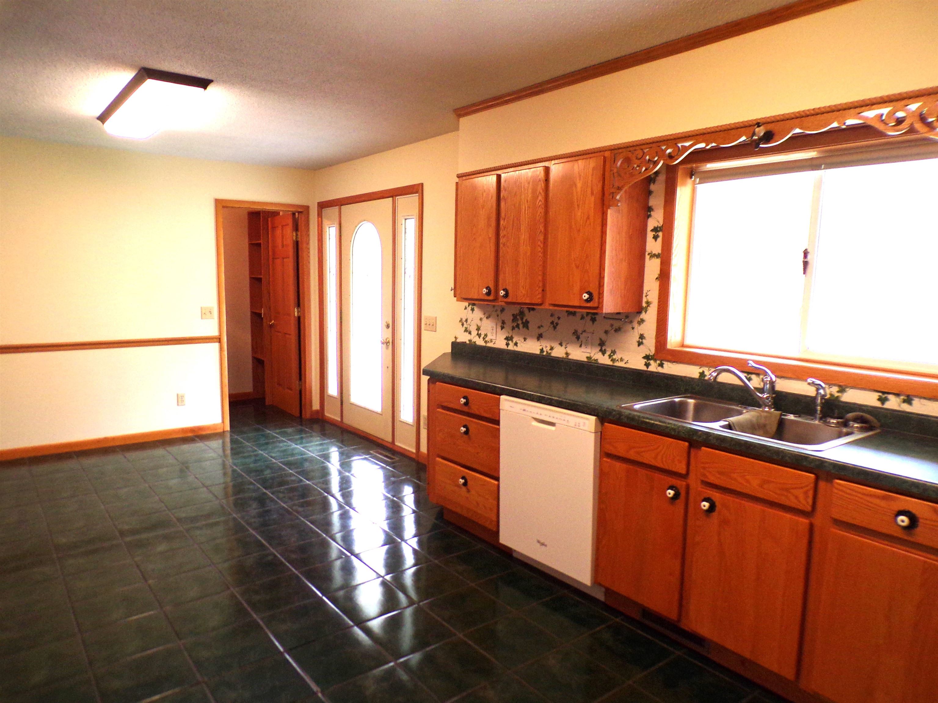406 W SCHOFIELD AVENUE, Greenwood, Wisconsin 54437, 4 Bedrooms Bedrooms, ,3 BathroomsBathrooms,Residential,For Sale,406 W SCHOFIELD AVENUE,22602065