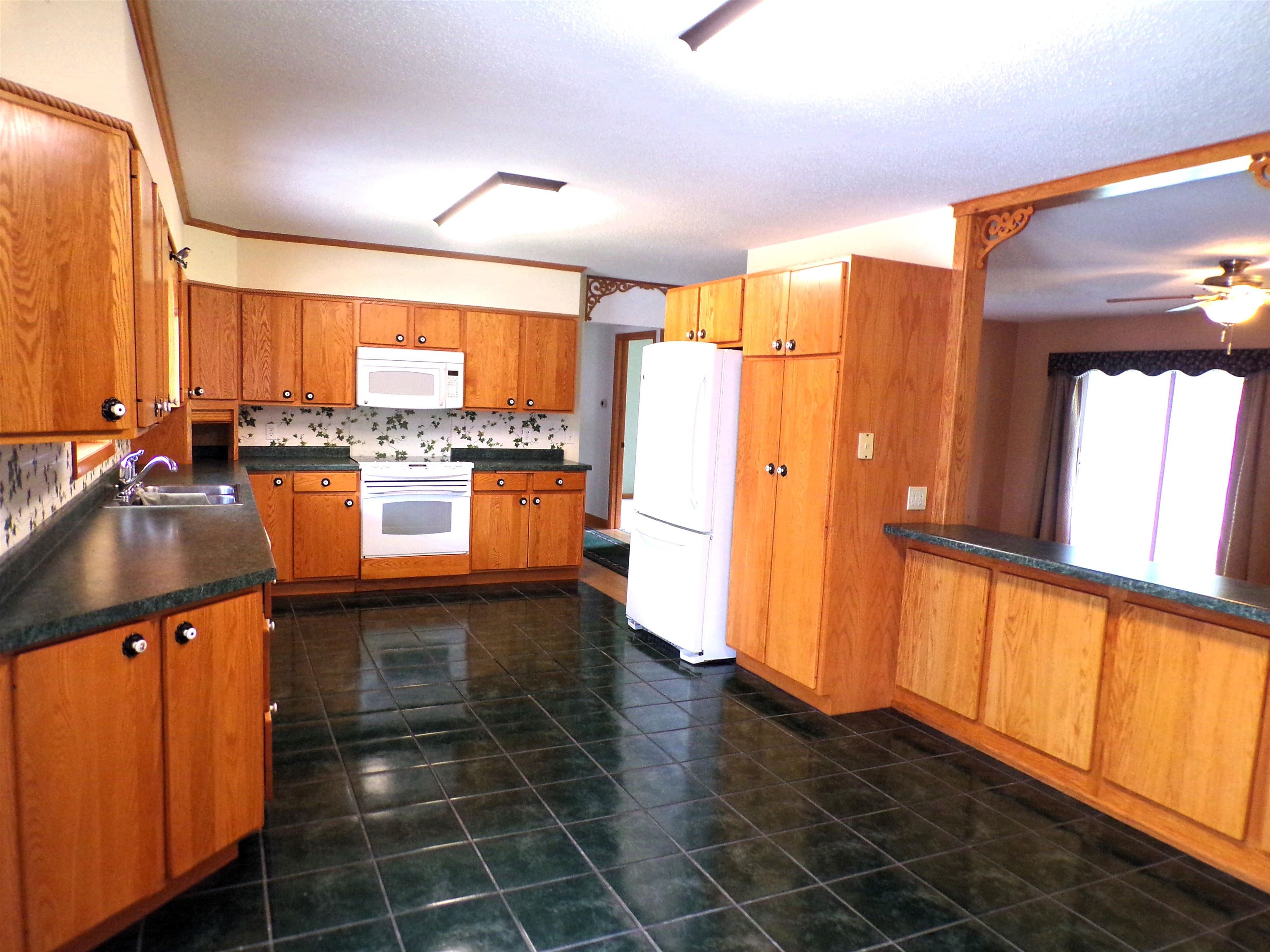 406 W SCHOFIELD AVENUE, Greenwood, Wisconsin 54437, 4 Bedrooms Bedrooms, ,3 BathroomsBathrooms,Residential,For Sale,406 W SCHOFIELD AVENUE,22602065