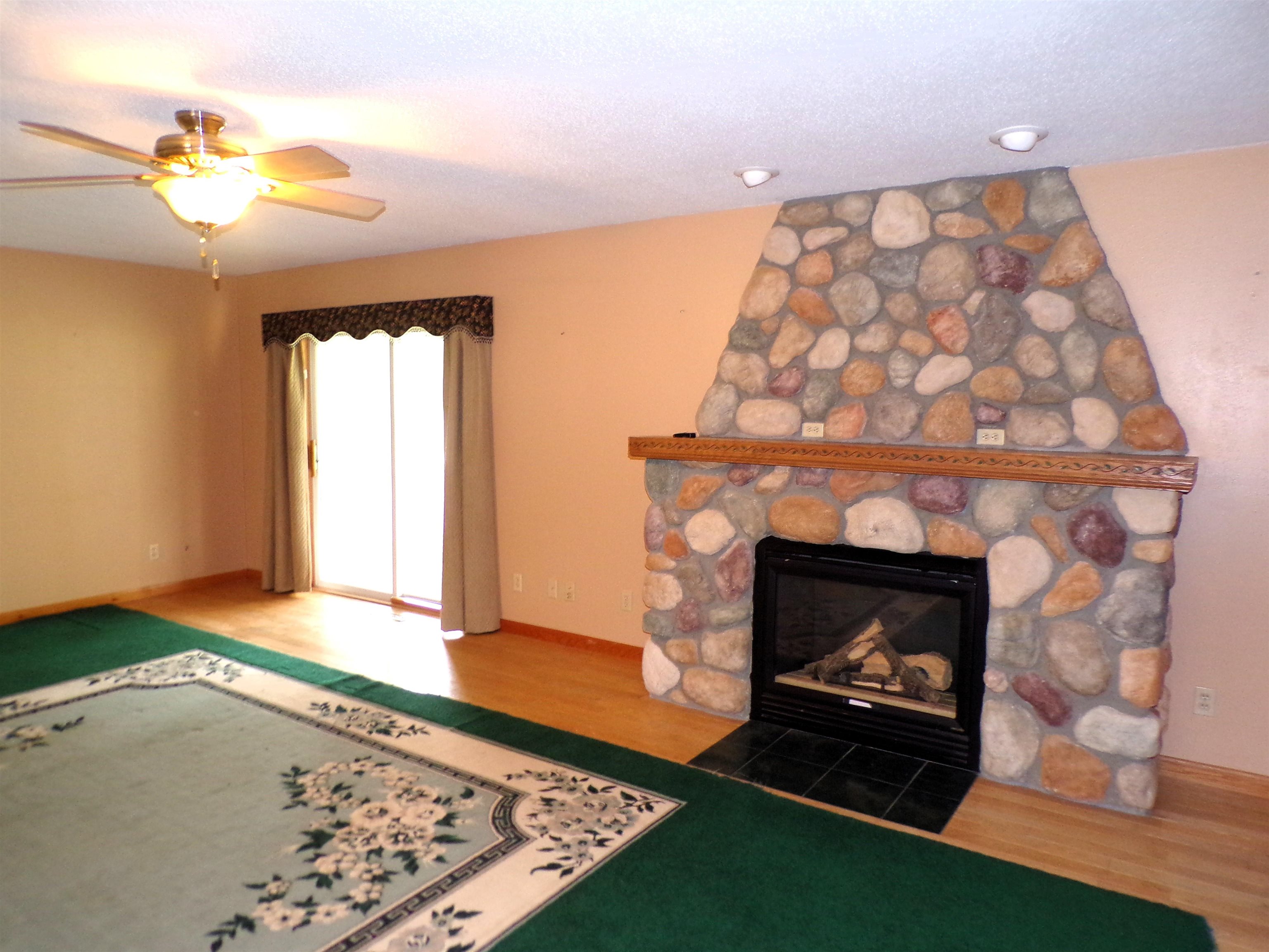 406 W SCHOFIELD AVENUE, Greenwood, Wisconsin 54437, 4 Bedrooms Bedrooms, ,3 BathroomsBathrooms,Residential,For Sale,406 W SCHOFIELD AVENUE,22602065