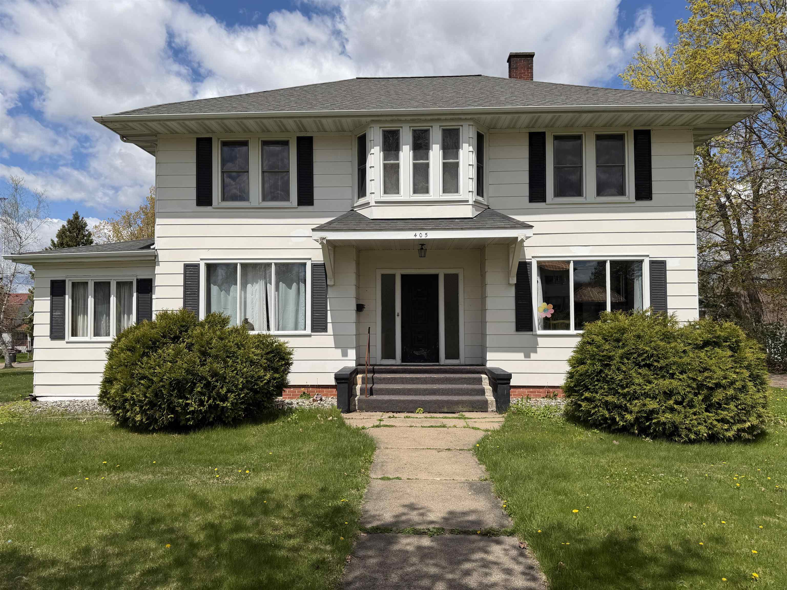 405 E BROADWAY AVENUE, Medford, Wisconsin 54451, 4 Bedrooms Bedrooms, ,1 BathroomBathrooms,Residential,For Sale,405 E BROADWAY AVENUE,22602066