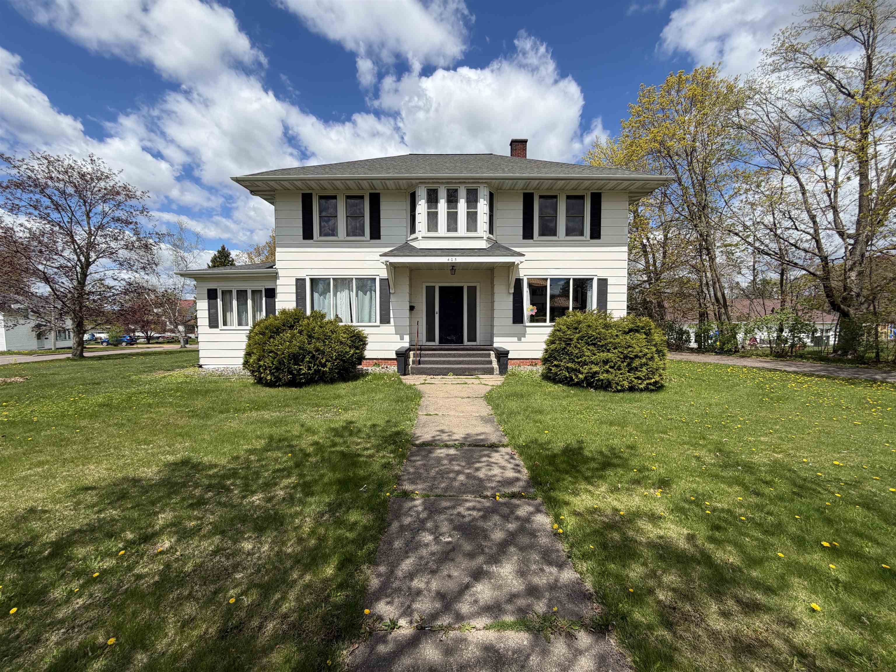 405 E BROADWAY AVENUE, Medford, Wisconsin 54451, 4 Bedrooms Bedrooms, ,1 BathroomBathrooms,Residential,For Sale,405 E BROADWAY AVENUE,22602066
