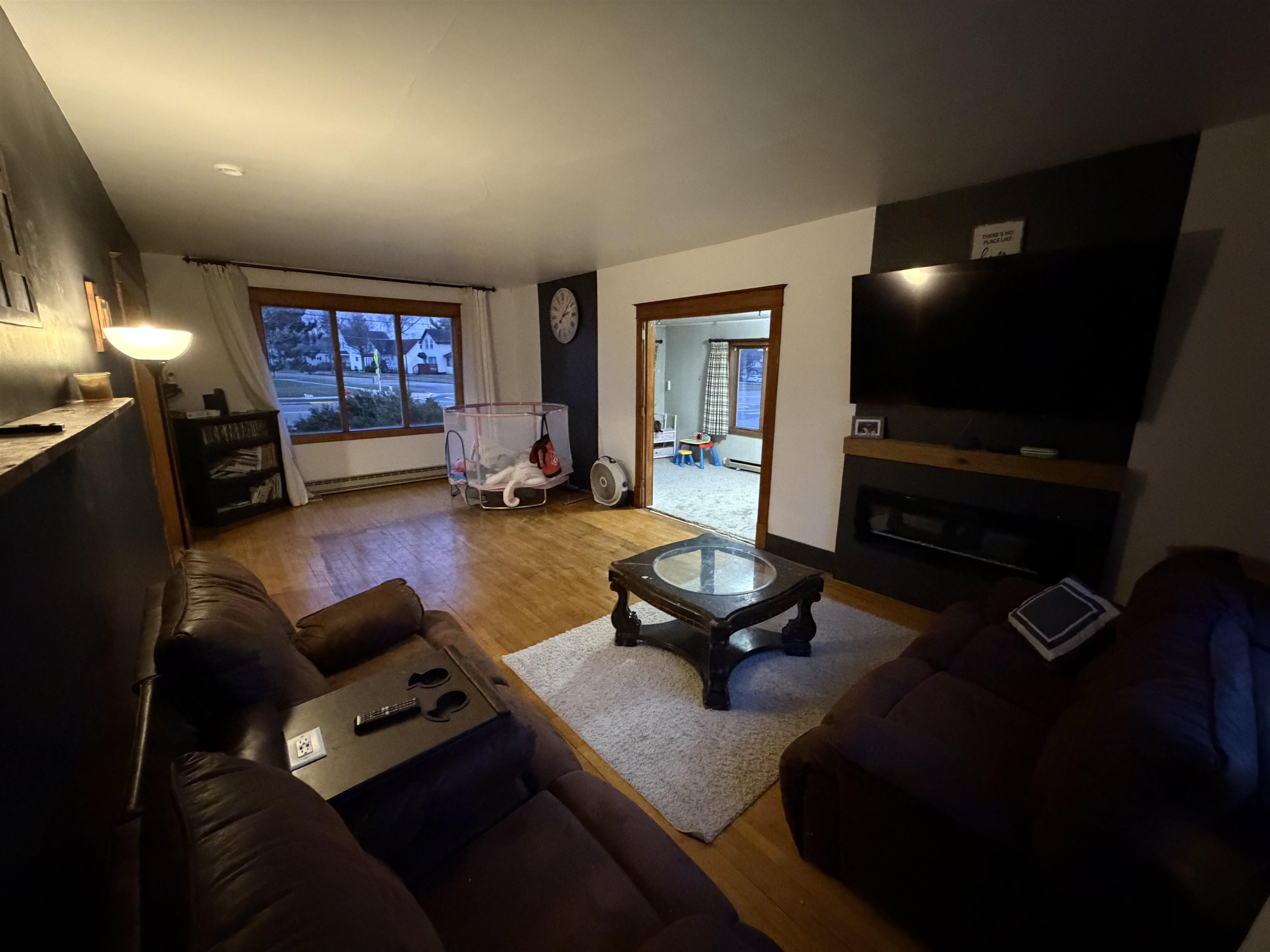 405 E BROADWAY AVENUE, Medford, Wisconsin 54451, 4 Bedrooms Bedrooms, ,1 BathroomBathrooms,Residential,For Sale,405 E BROADWAY AVENUE,22602066