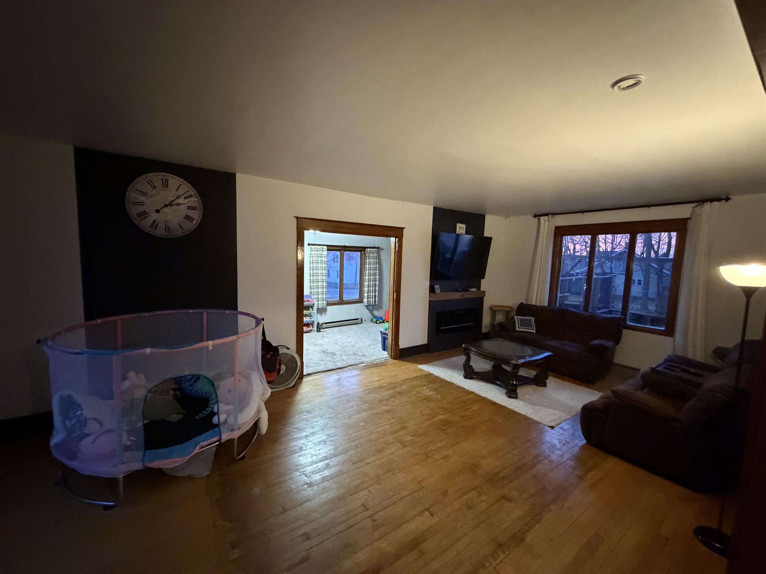 405 E BROADWAY AVENUE, Medford, Wisconsin 54451, 4 Bedrooms Bedrooms, ,1 BathroomBathrooms,Residential,For Sale,405 E BROADWAY AVENUE,22602066