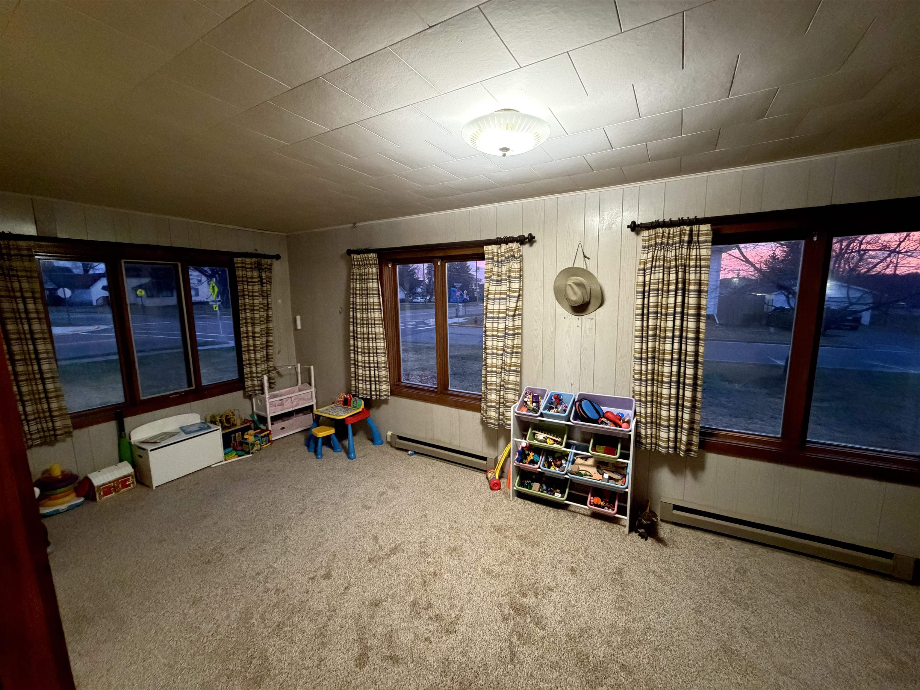 405 E BROADWAY AVENUE, Medford, Wisconsin 54451, 4 Bedrooms Bedrooms, ,1 BathroomBathrooms,Residential,For Sale,405 E BROADWAY AVENUE,22602066