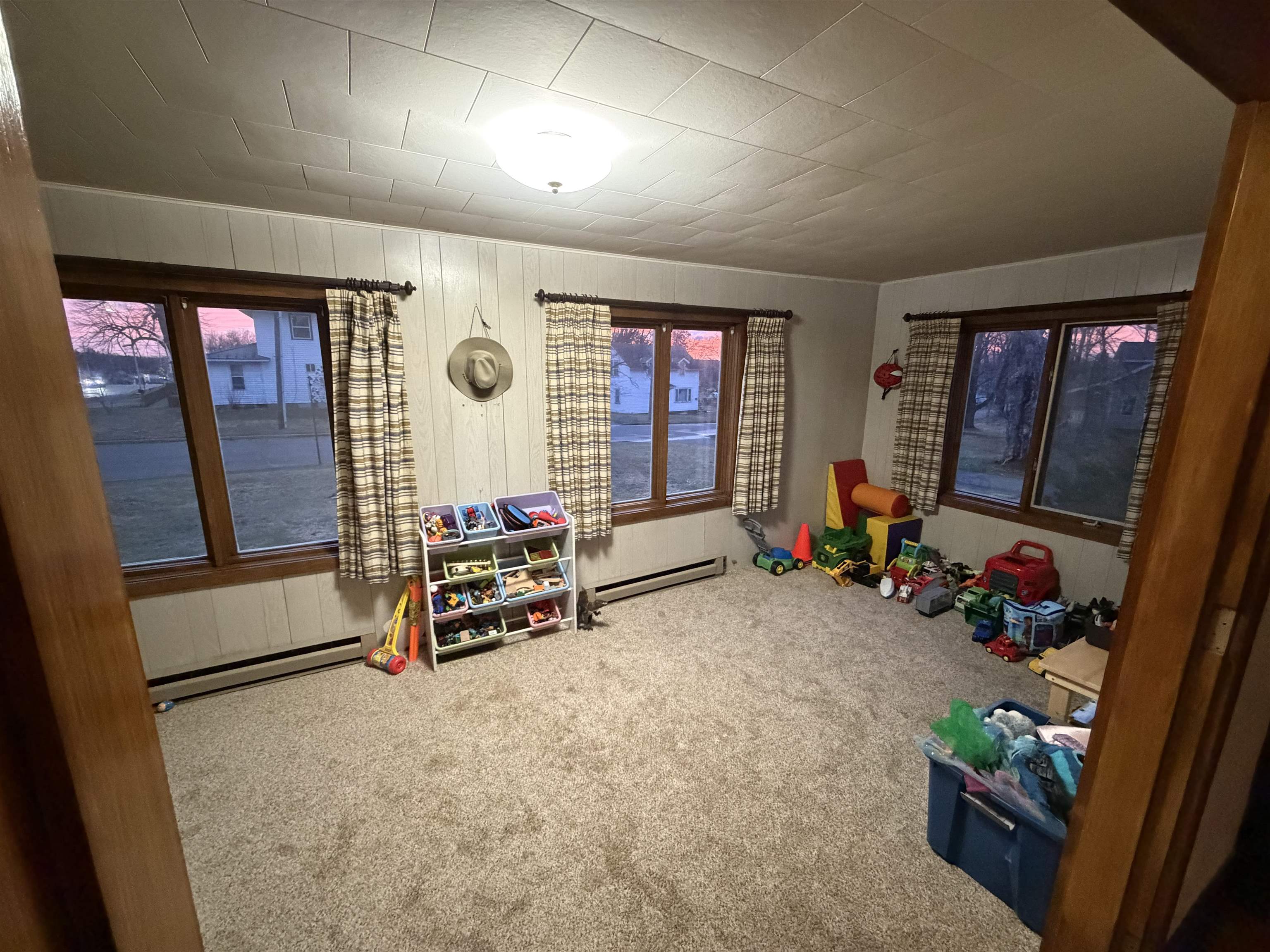 405 E BROADWAY AVENUE, Medford, Wisconsin 54451, 4 Bedrooms Bedrooms, ,1 BathroomBathrooms,Residential,For Sale,405 E BROADWAY AVENUE,22602066