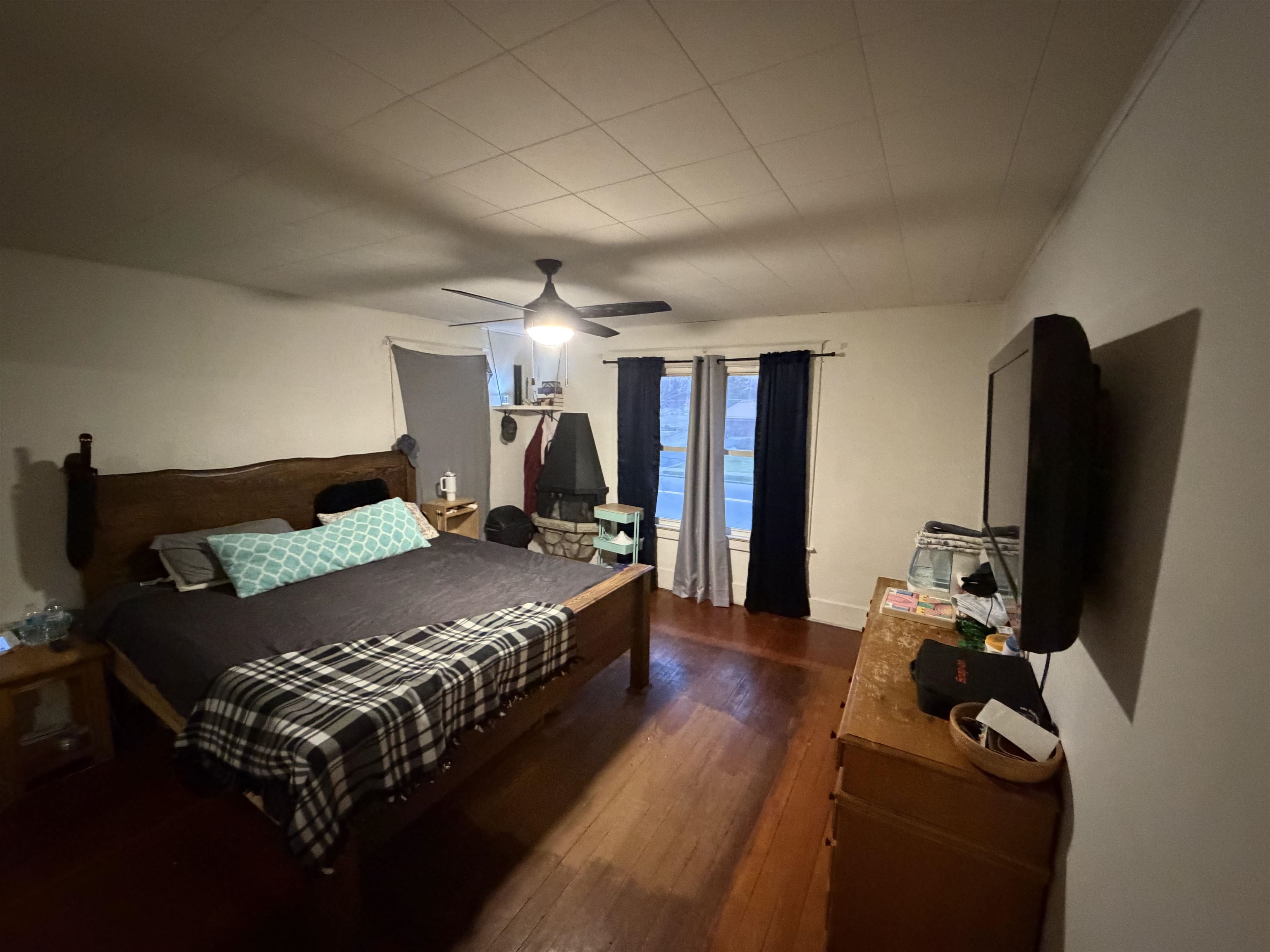 405 E BROADWAY AVENUE, Medford, Wisconsin 54451, 4 Bedrooms Bedrooms, ,1 BathroomBathrooms,Residential,For Sale,405 E BROADWAY AVENUE,22602066