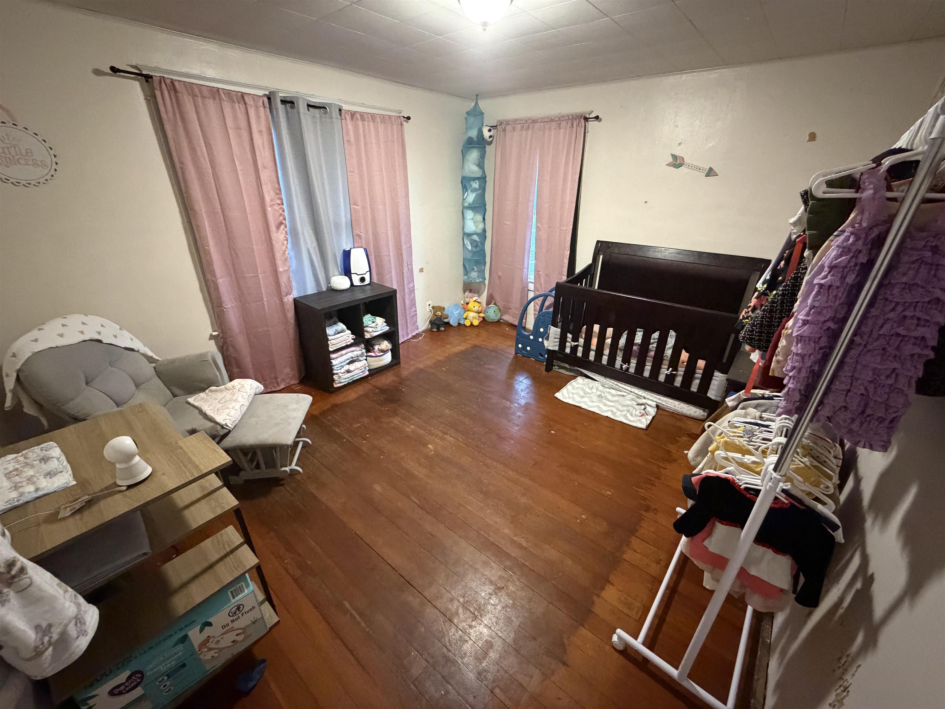 405 E BROADWAY AVENUE, Medford, Wisconsin 54451, 4 Bedrooms Bedrooms, ,1 BathroomBathrooms,Residential,For Sale,405 E BROADWAY AVENUE,22602066