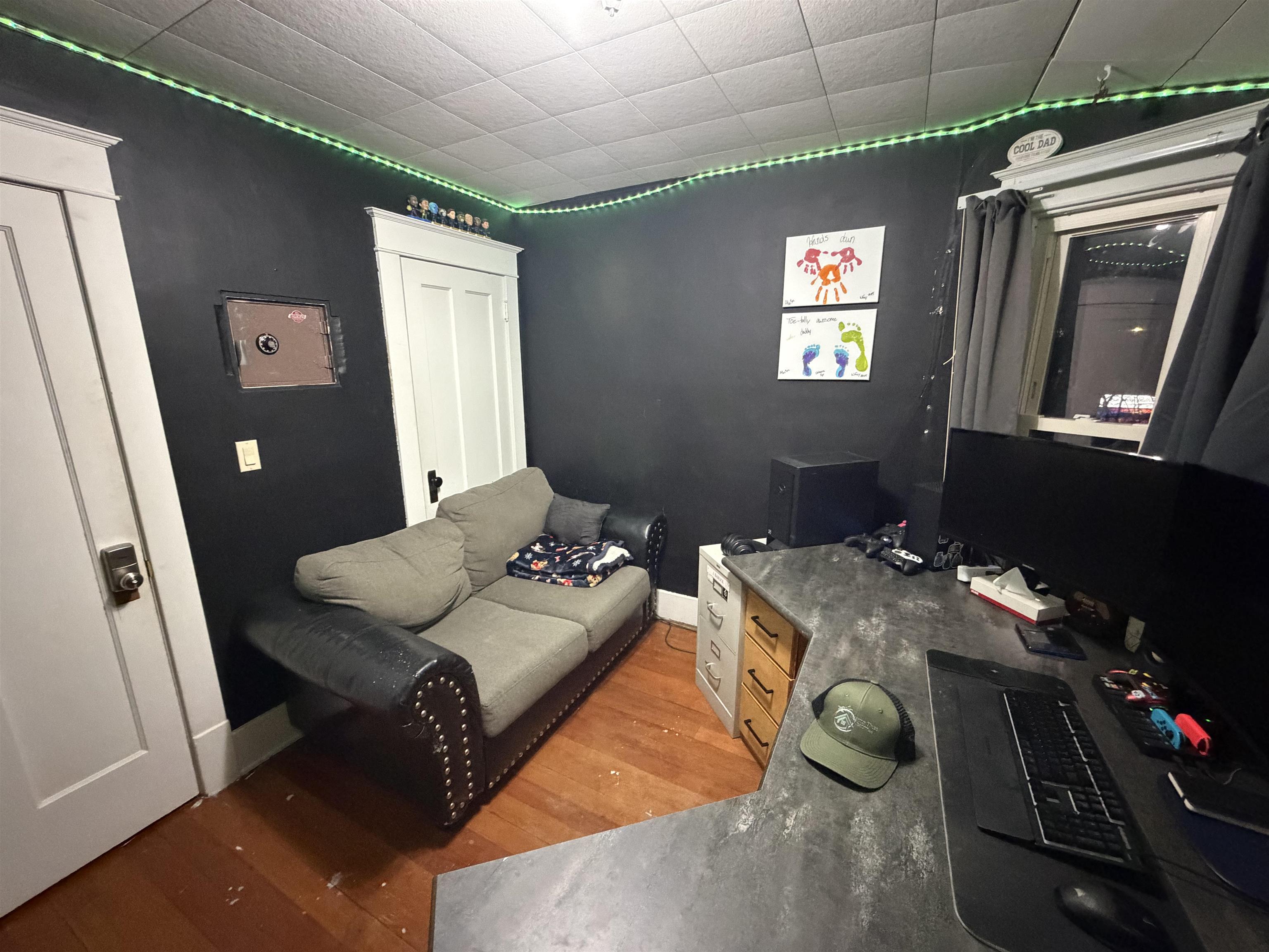 405 E BROADWAY AVENUE, Medford, Wisconsin 54451, 4 Bedrooms Bedrooms, ,1 BathroomBathrooms,Residential,For Sale,405 E BROADWAY AVENUE,22602066