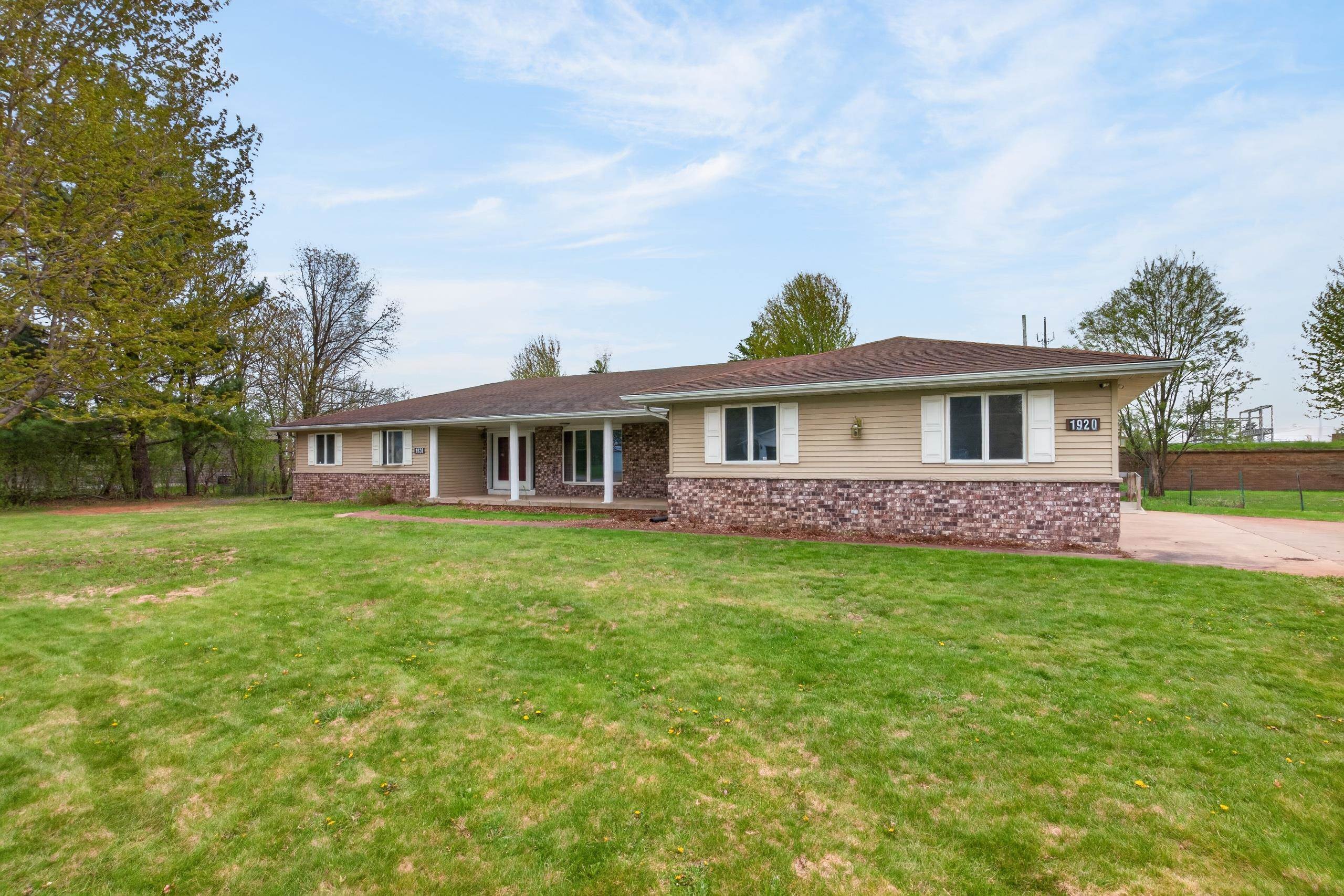 1920 BASSETT PLACE, Wisconsin Rapids, Wisconsin 54494, 4 Bedrooms Bedrooms, ,2 BathroomsBathrooms,Residential,For Sale,1920 BASSETT PLACE,22602067