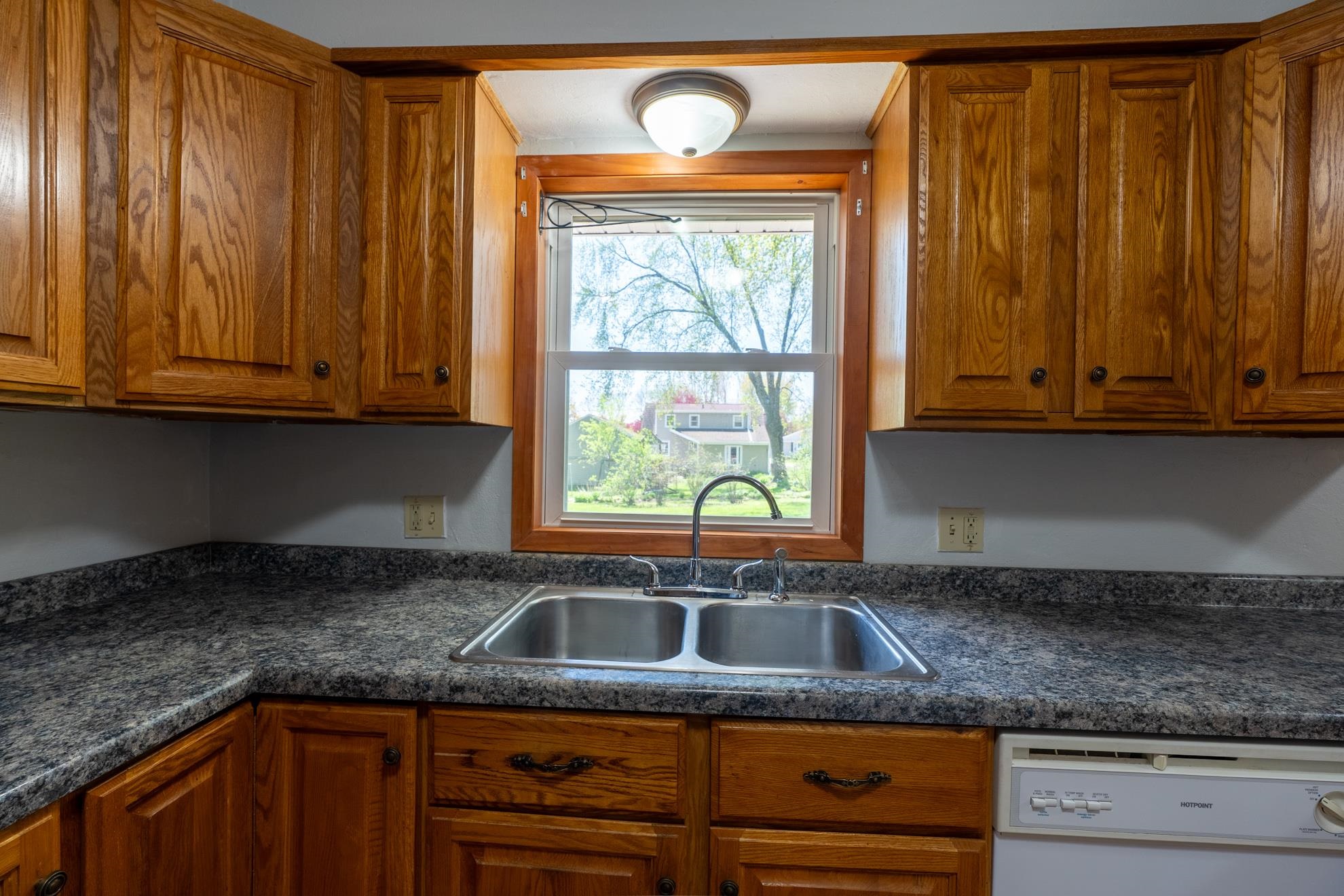 408 W JEFFERSON STREET, Marshfield, Wisconsin 54449, 4 Bedrooms Bedrooms, ,1 BathroomBathrooms,Residential,For Sale,408 W JEFFERSON STREET,22602084