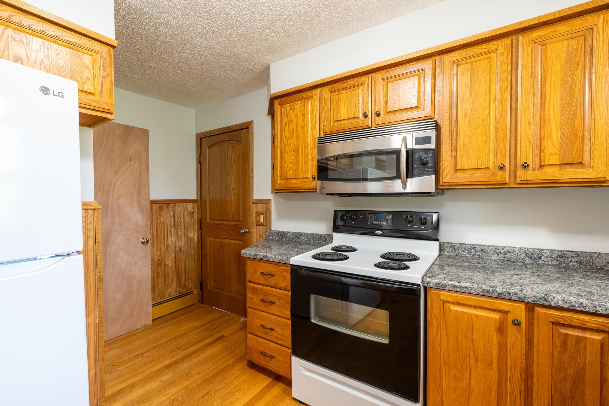 408 W JEFFERSON STREET, Marshfield, Wisconsin 54449, 4 Bedrooms Bedrooms, ,1 BathroomBathrooms,Residential,For Sale,408 W JEFFERSON STREET,22602084