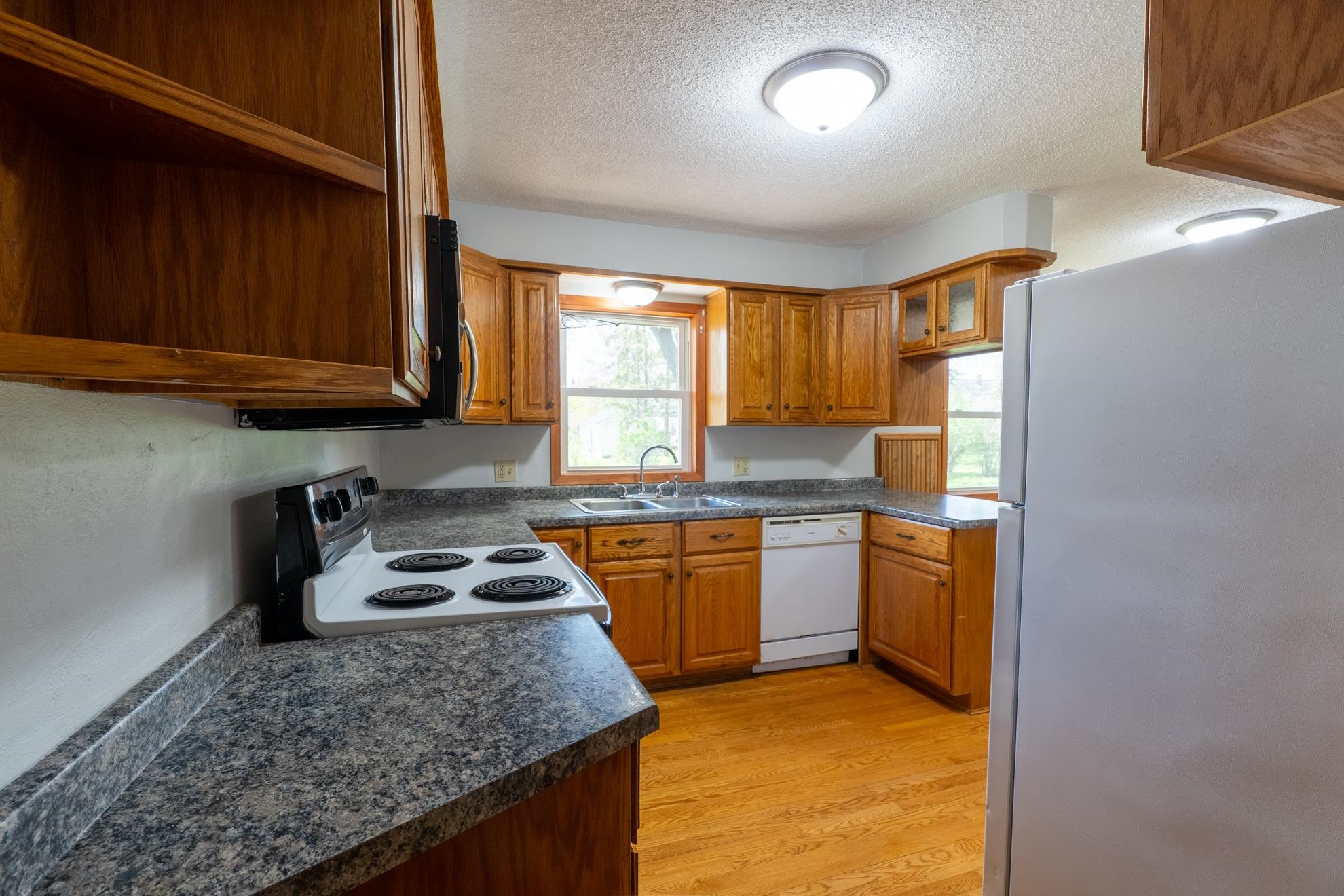 408 W JEFFERSON STREET, Marshfield, Wisconsin 54449, 4 Bedrooms Bedrooms, ,1 BathroomBathrooms,Residential,For Sale,408 W JEFFERSON STREET,22602084