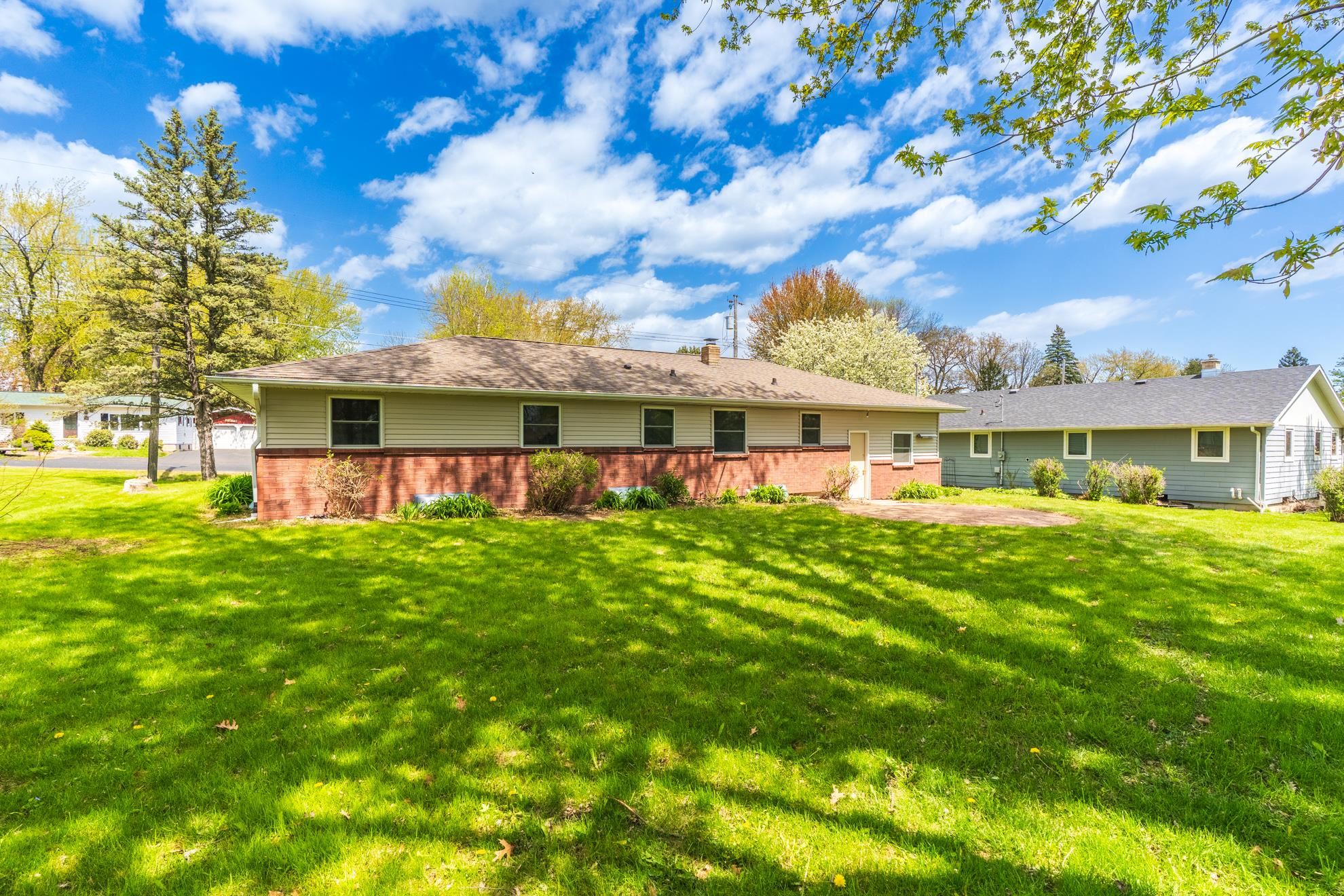 408 W JEFFERSON STREET, Marshfield, Wisconsin 54449, 4 Bedrooms Bedrooms, ,1 BathroomBathrooms,Residential,For Sale,408 W JEFFERSON STREET,22602084