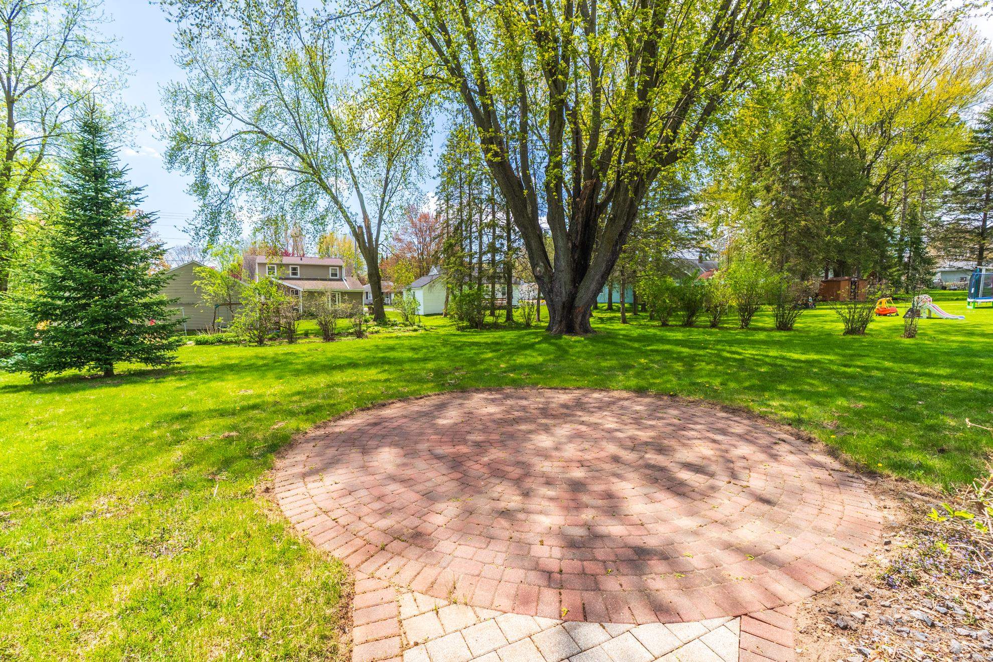408 W JEFFERSON STREET, Marshfield, Wisconsin 54449, 4 Bedrooms Bedrooms, ,1 BathroomBathrooms,Residential,For Sale,408 W JEFFERSON STREET,22602084