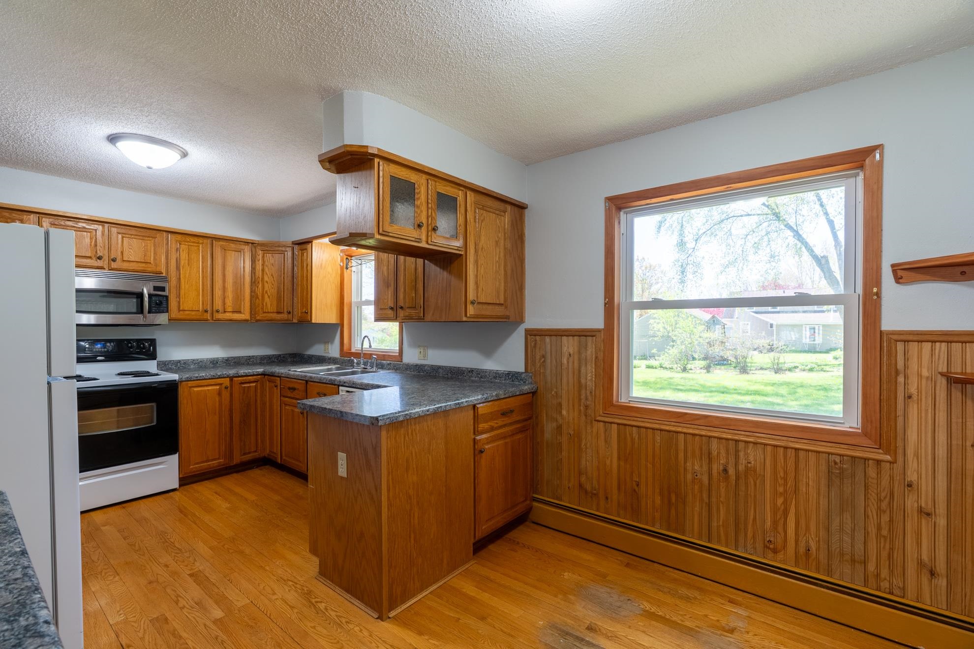 408 W JEFFERSON STREET, Marshfield, Wisconsin 54449, 4 Bedrooms Bedrooms, ,1 BathroomBathrooms,Residential,For Sale,408 W JEFFERSON STREET,22602084