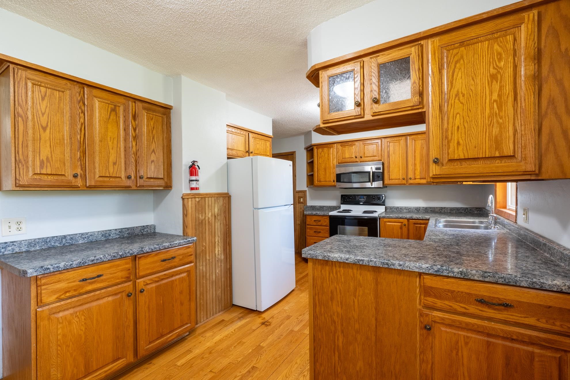 408 W JEFFERSON STREET, Marshfield, Wisconsin 54449, 4 Bedrooms Bedrooms, ,1 BathroomBathrooms,Residential,For Sale,408 W JEFFERSON STREET,22602084