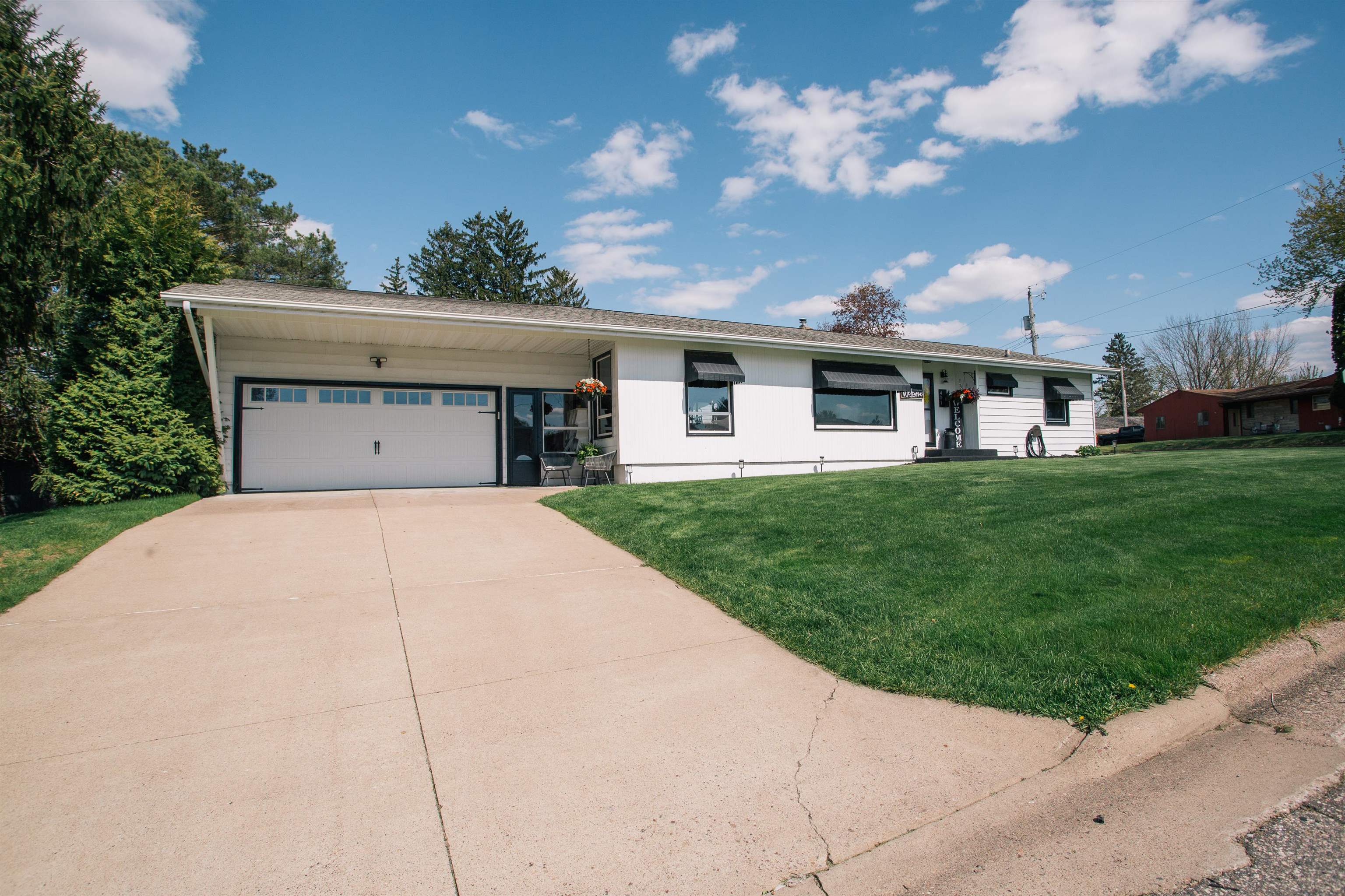 401 SUNSET PLACE, Neillsville, Wisconsin 54456, 4 Bedrooms Bedrooms, ,2 BathroomsBathrooms,Residential,For Sale,401 SUNSET PLACE,22602086
