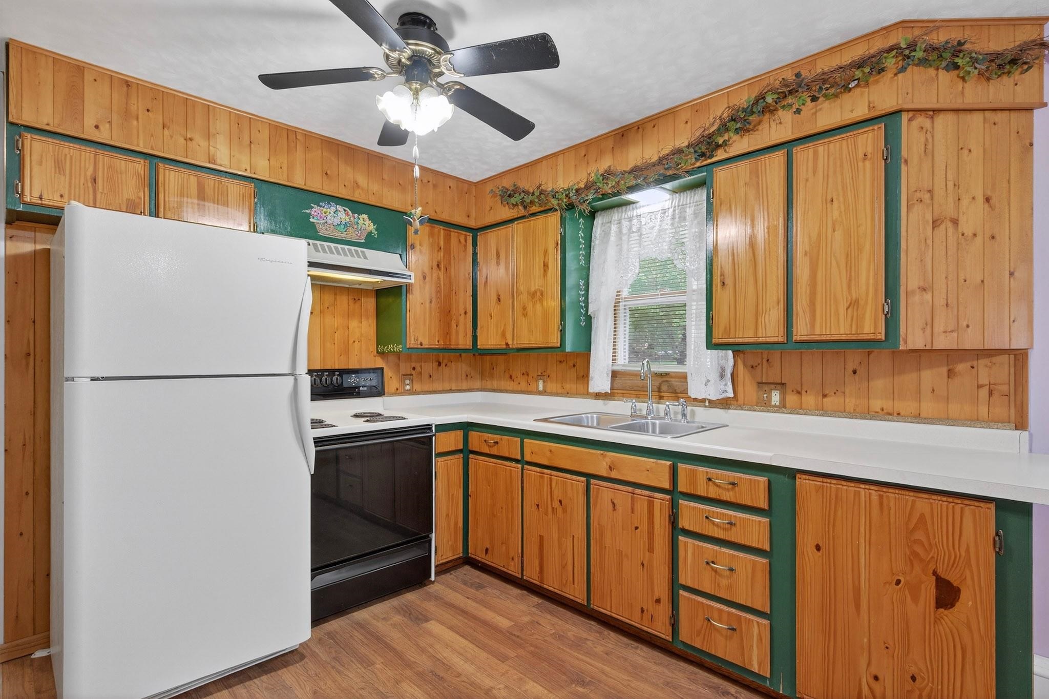 2610 GAYNOR AVENUE, Wisconsin Rapids, Wisconsin 54495, 4 Bedrooms Bedrooms, ,1 BathroomBathrooms,Residential,For Sale,2610 GAYNOR AVENUE,22602087