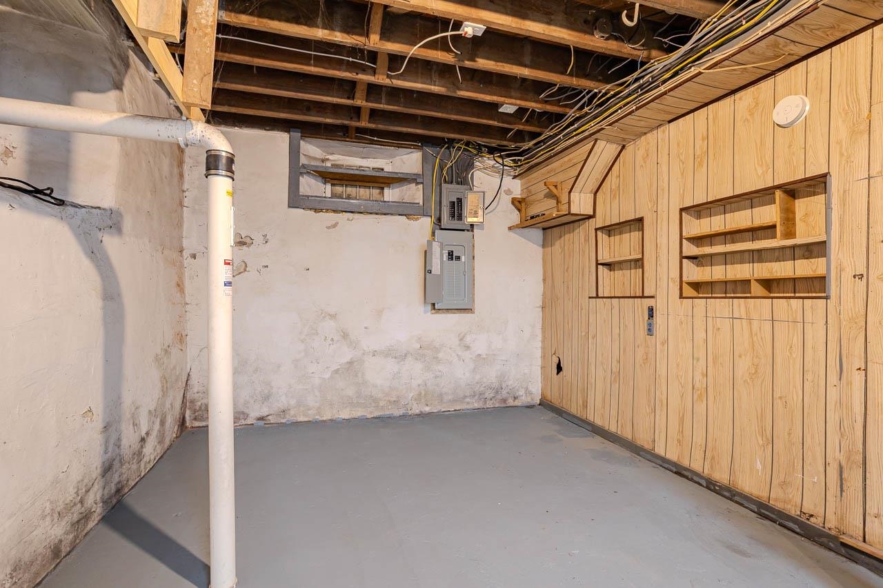 105 N 10TH STREET, Wausau, Wisconsin 54403, 3 Bedrooms Bedrooms, ,1 BathroomBathrooms,Residential,For Sale,105 N 10TH STREET,22602097