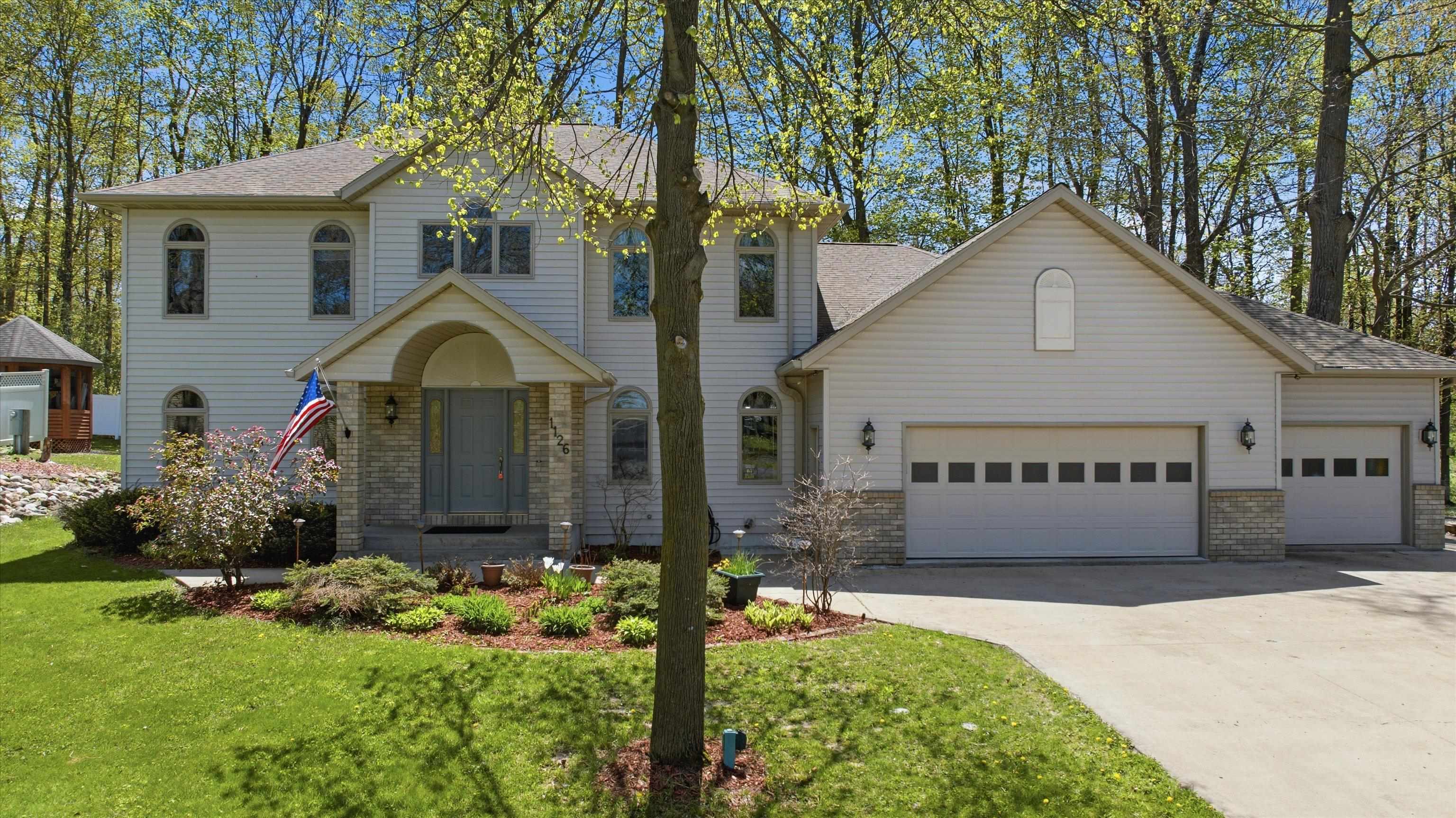 1126 W IVES STREET, Marshfield, Wisconsin 54449, 6 Bedrooms Bedrooms, ,4 BathroomsBathrooms,Residential,For Sale,1126 W IVES STREET,22602100