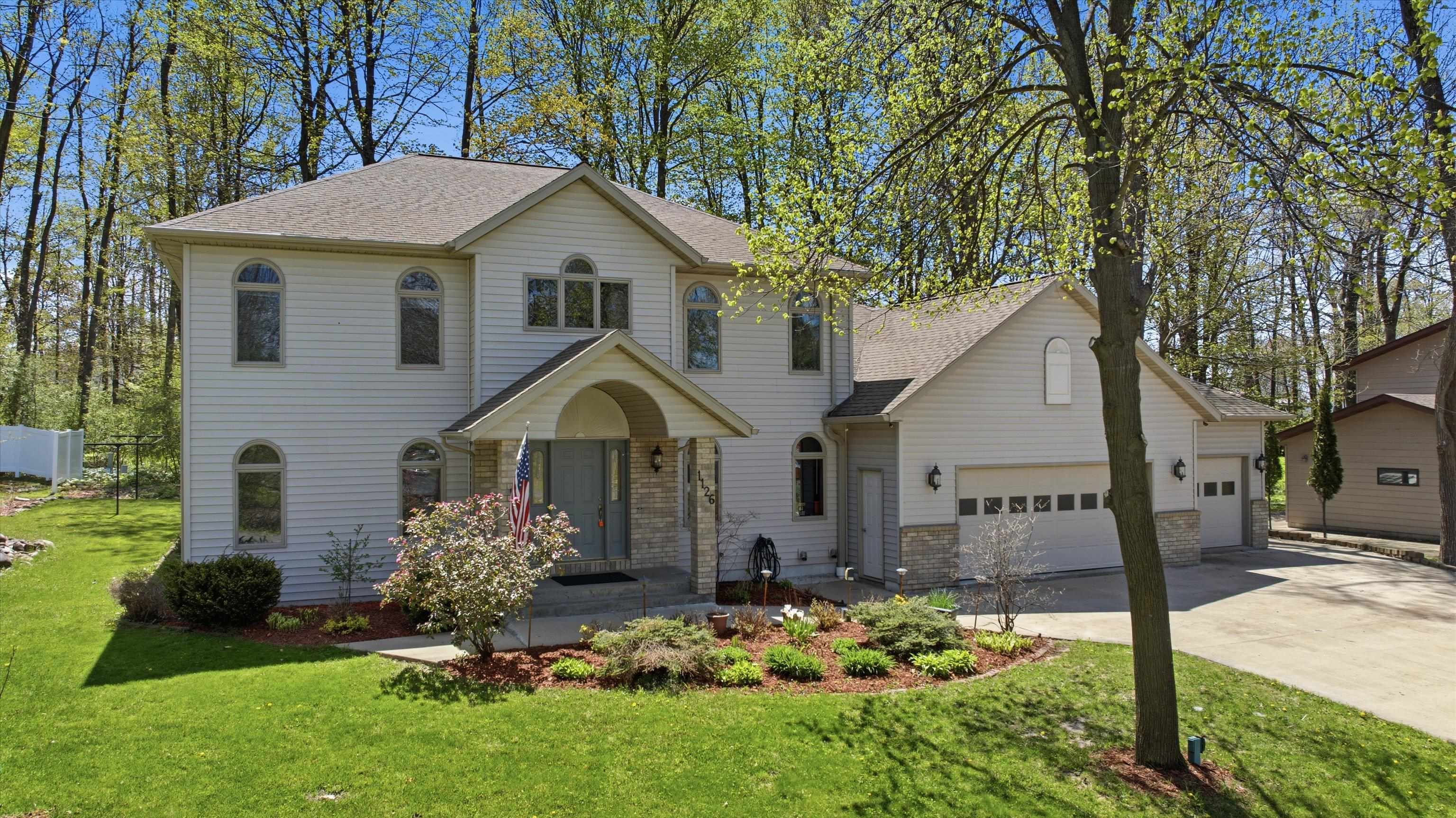 1126 W IVES STREET, Marshfield, Wisconsin 54449, 6 Bedrooms Bedrooms, ,4 BathroomsBathrooms,Residential,For Sale,1126 W IVES STREET,22602100