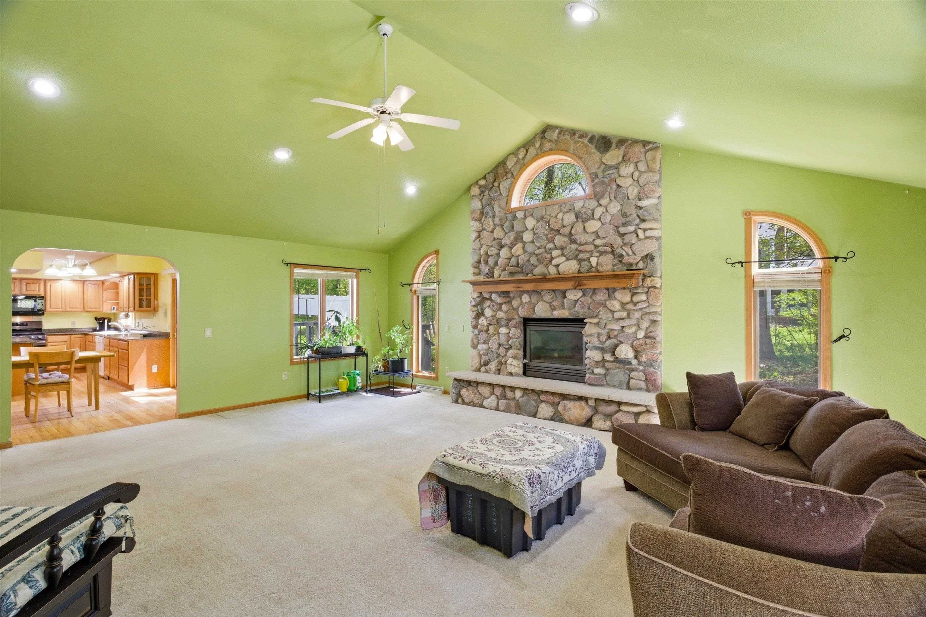 1126 W IVES STREET, Marshfield, Wisconsin 54449, 6 Bedrooms Bedrooms, ,4 BathroomsBathrooms,Residential,For Sale,1126 W IVES STREET,22602100