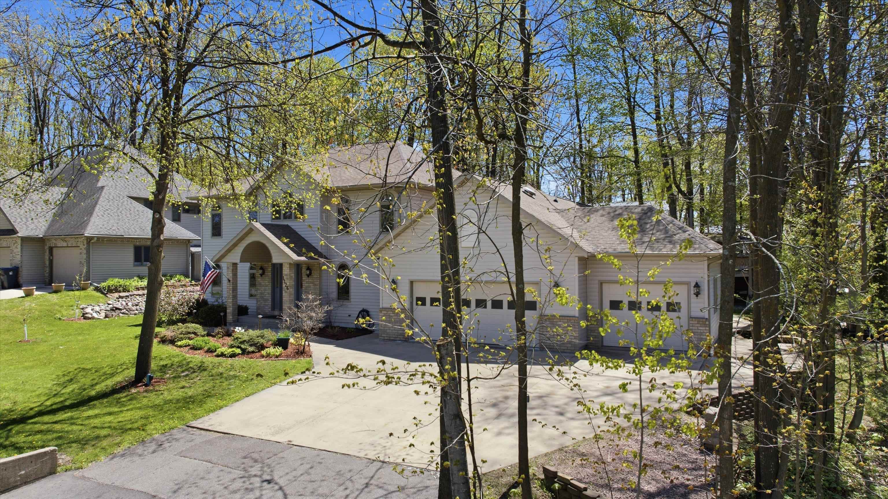 1126 W IVES STREET, Marshfield, Wisconsin 54449, 6 Bedrooms Bedrooms, ,4 BathroomsBathrooms,Residential,For Sale,1126 W IVES STREET,22602100
