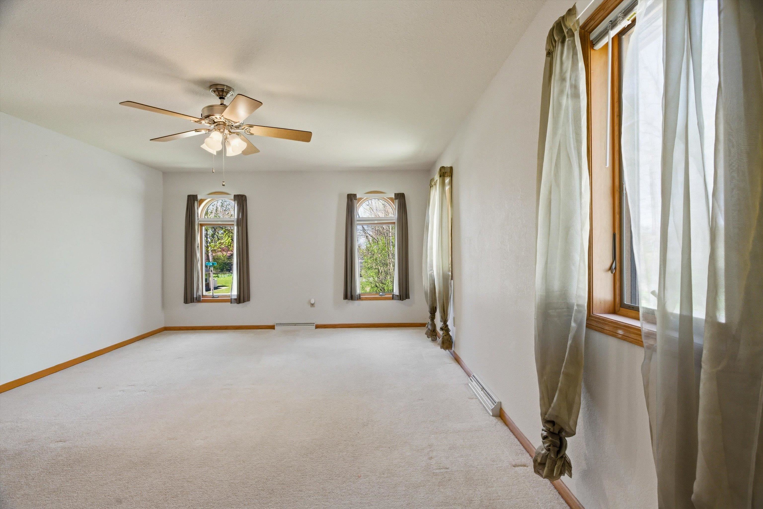 1126 W IVES STREET, Marshfield, Wisconsin 54449, 6 Bedrooms Bedrooms, ,4 BathroomsBathrooms,Residential,For Sale,1126 W IVES STREET,22602100