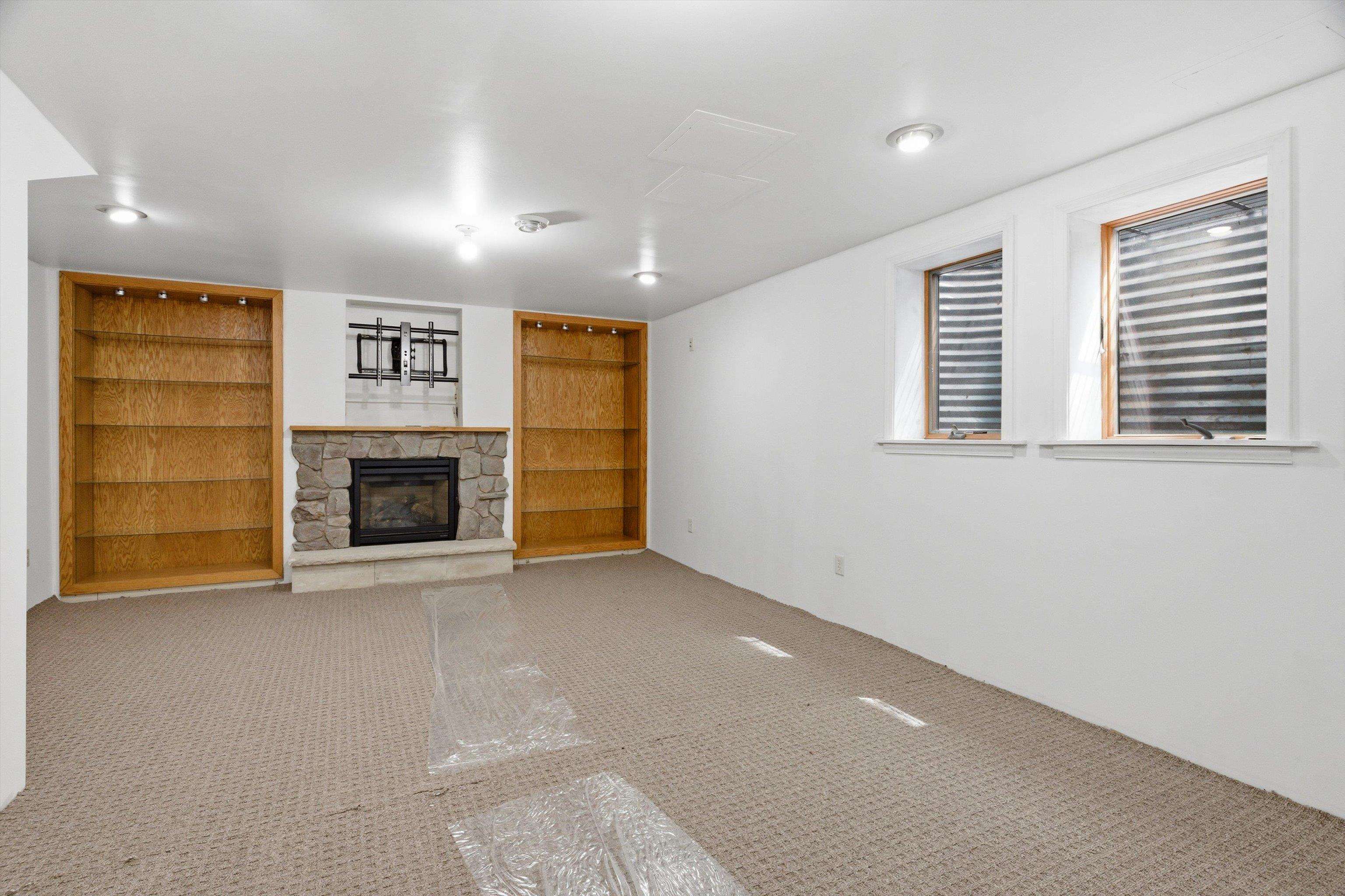 1126 W IVES STREET, Marshfield, Wisconsin 54449, 6 Bedrooms Bedrooms, ,4 BathroomsBathrooms,Residential,For Sale,1126 W IVES STREET,22602100
