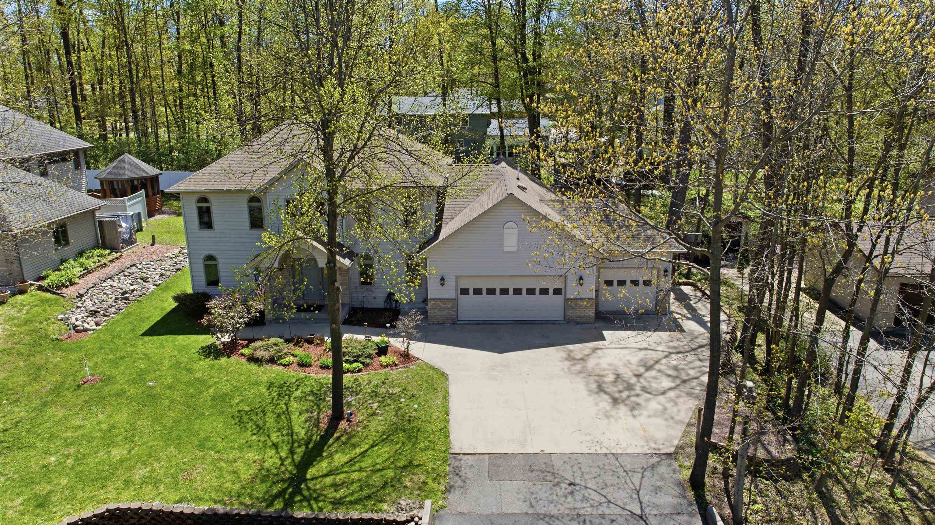 1126 W IVES STREET, Marshfield, Wisconsin 54449, 6 Bedrooms Bedrooms, ,4 BathroomsBathrooms,Residential,For Sale,1126 W IVES STREET,22602100