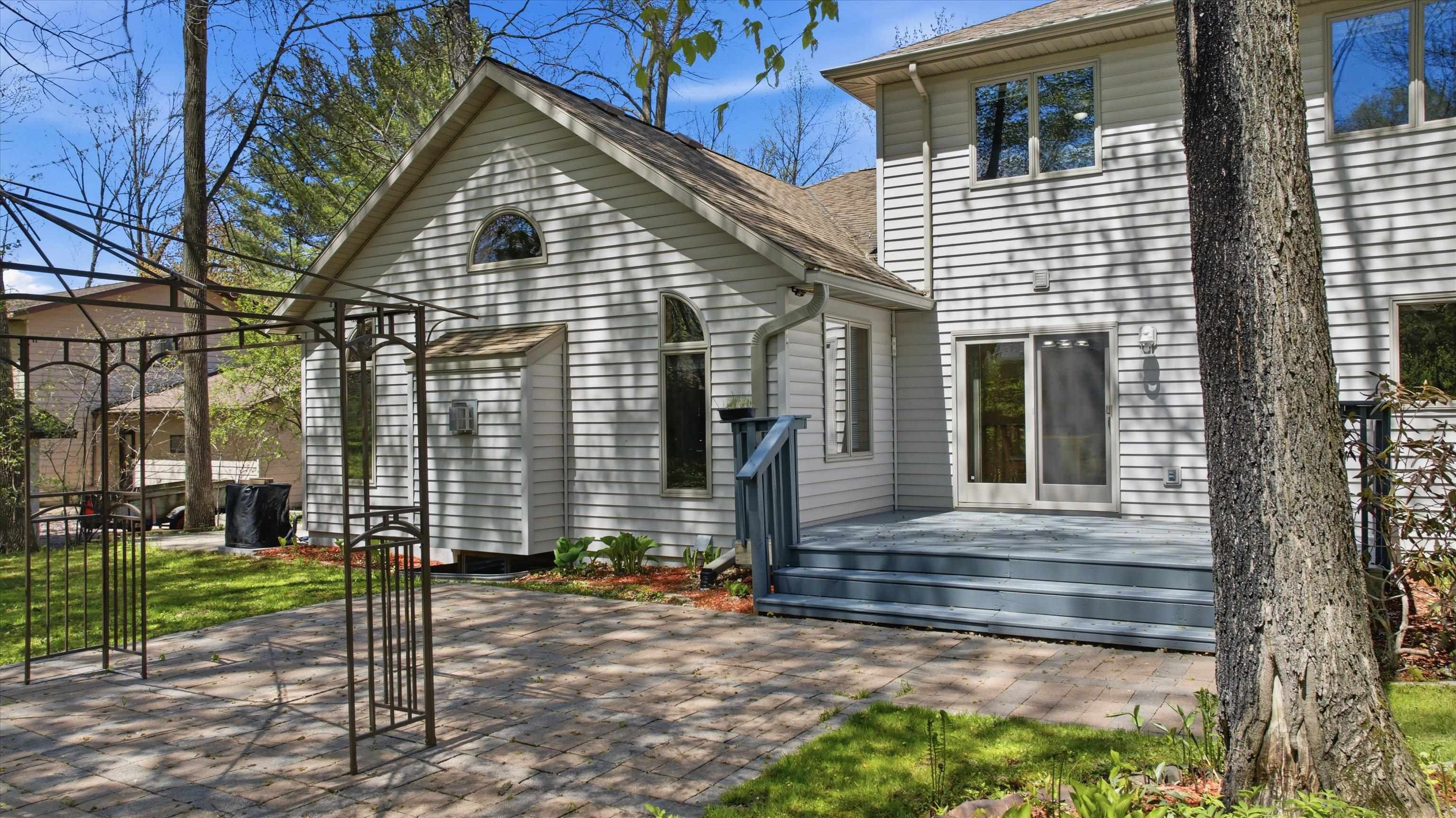 1126 W IVES STREET, Marshfield, Wisconsin 54449, 6 Bedrooms Bedrooms, ,4 BathroomsBathrooms,Residential,For Sale,1126 W IVES STREET,22602100