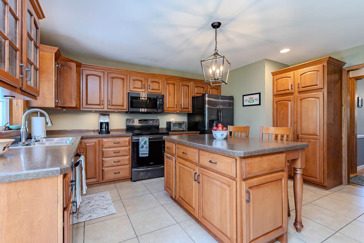 4010 PINE TREE ROAD, Wausau, Wisconsin 54403, 5 Bedrooms Bedrooms, ,2 BathroomsBathrooms,Residential,For Sale,4010 PINE TREE ROAD,22602110