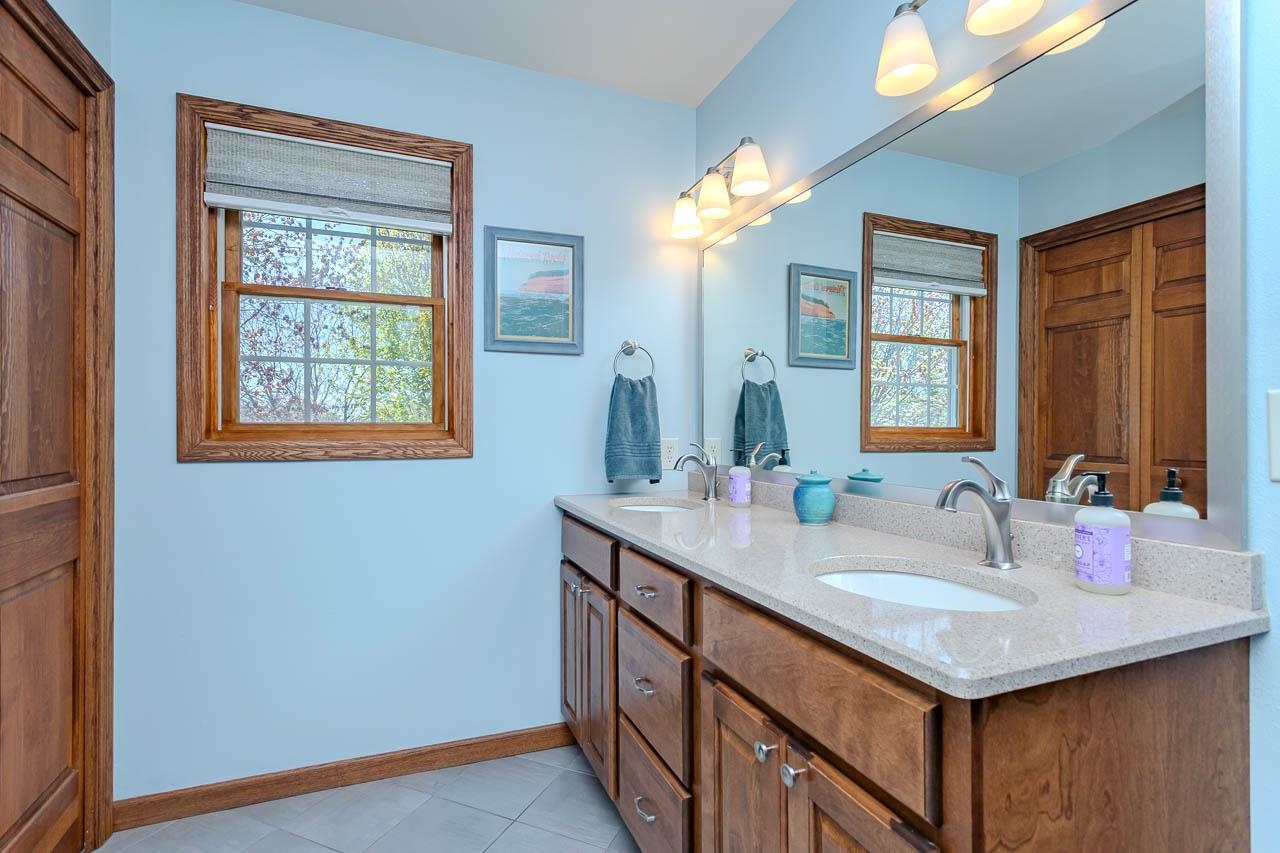 4010 PINE TREE ROAD, Wausau, Wisconsin 54403, 5 Bedrooms Bedrooms, ,2 BathroomsBathrooms,Residential,For Sale,4010 PINE TREE ROAD,22602110